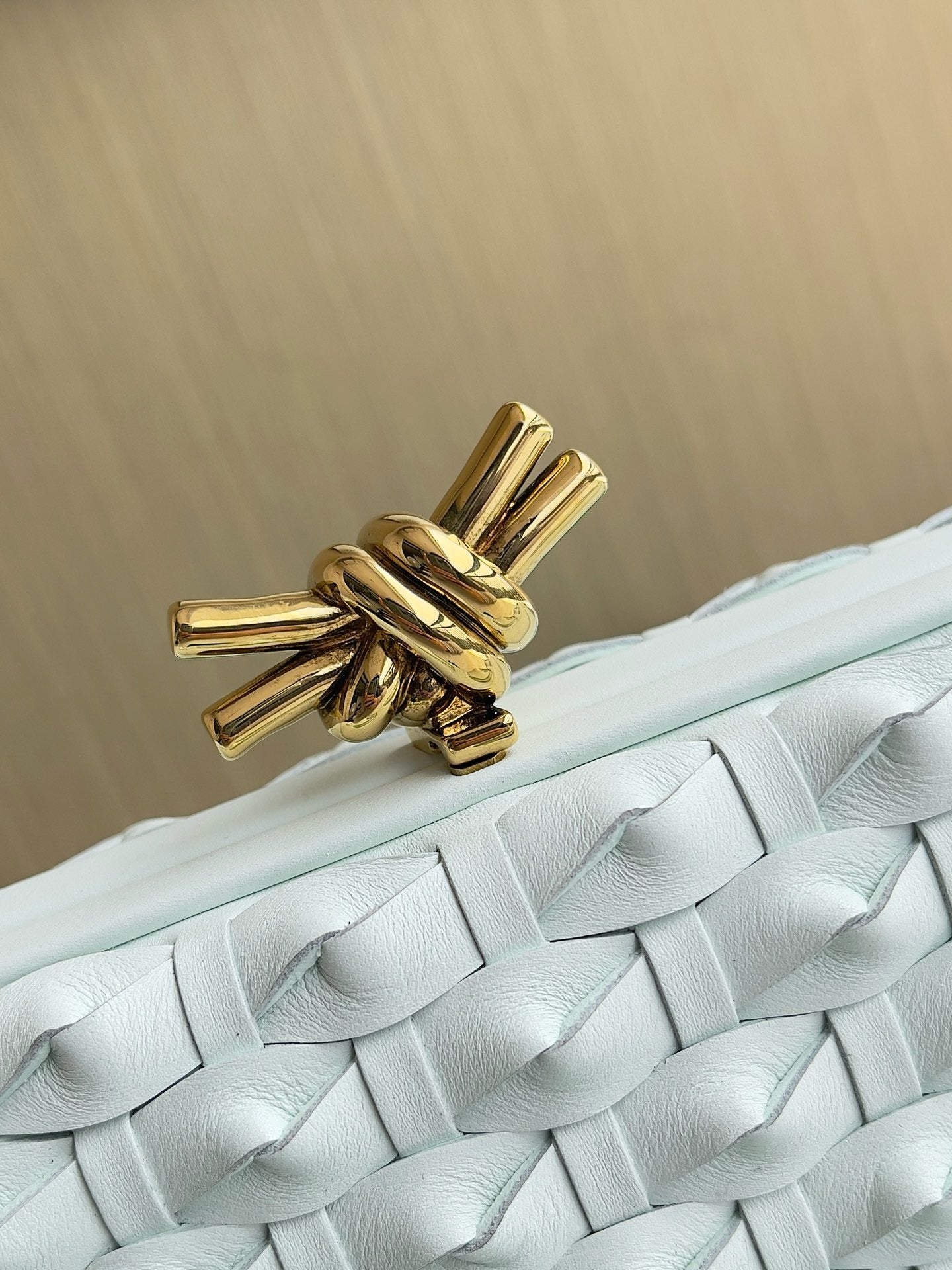 BV the knot #2598