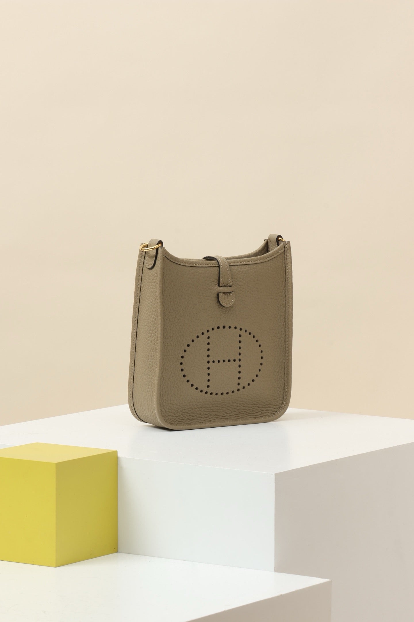 YF16 8Q Marfa Beige, Clemence bull leather crossbody bag  , GHW #4406