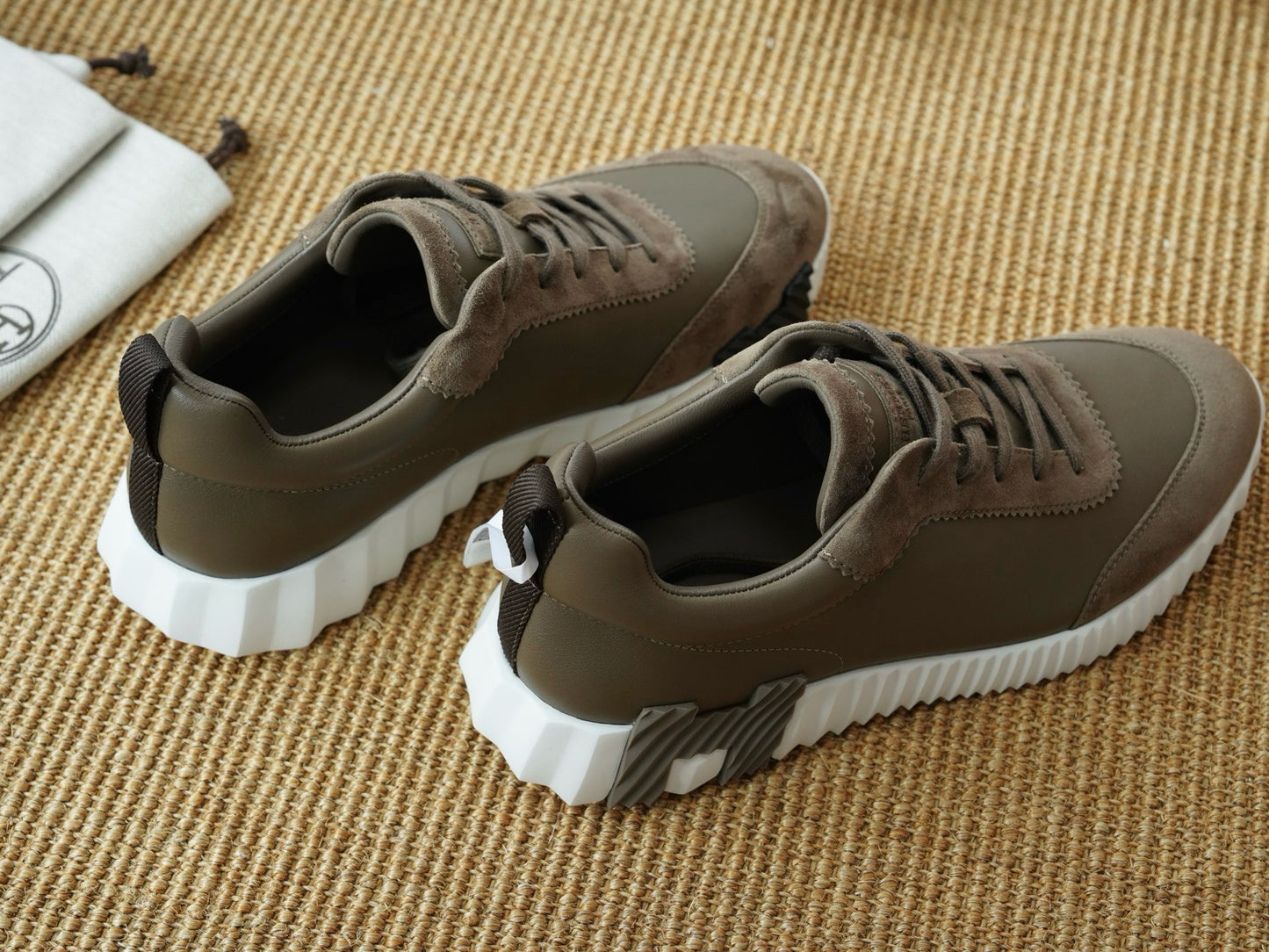 HSneakers