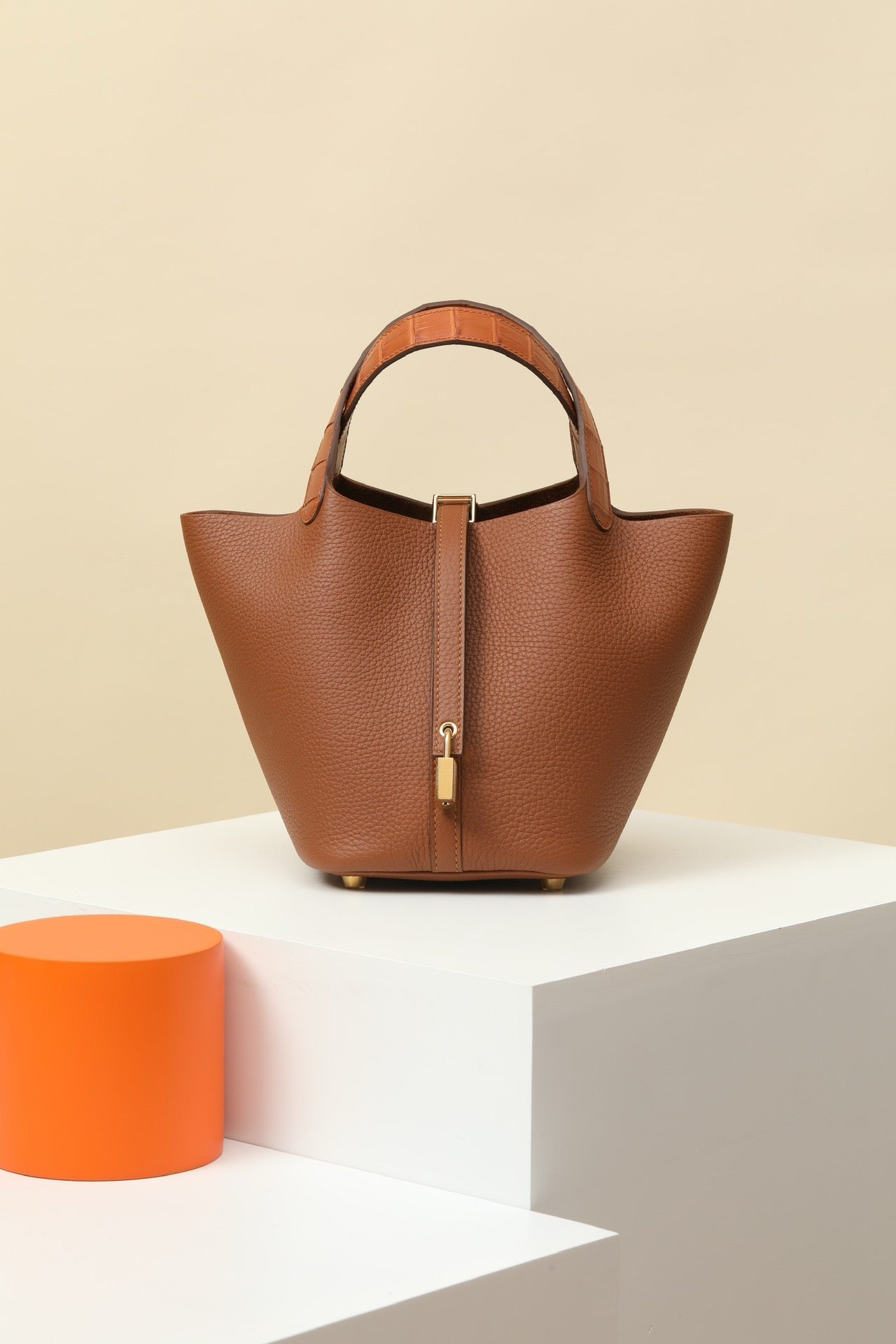 CL18 Gold Brown #3744