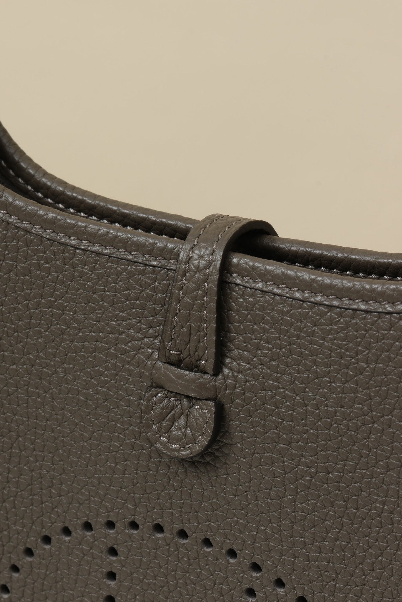 YF16 8F Tin GreyClemence bull leather crossbody bag  , GHW #4448