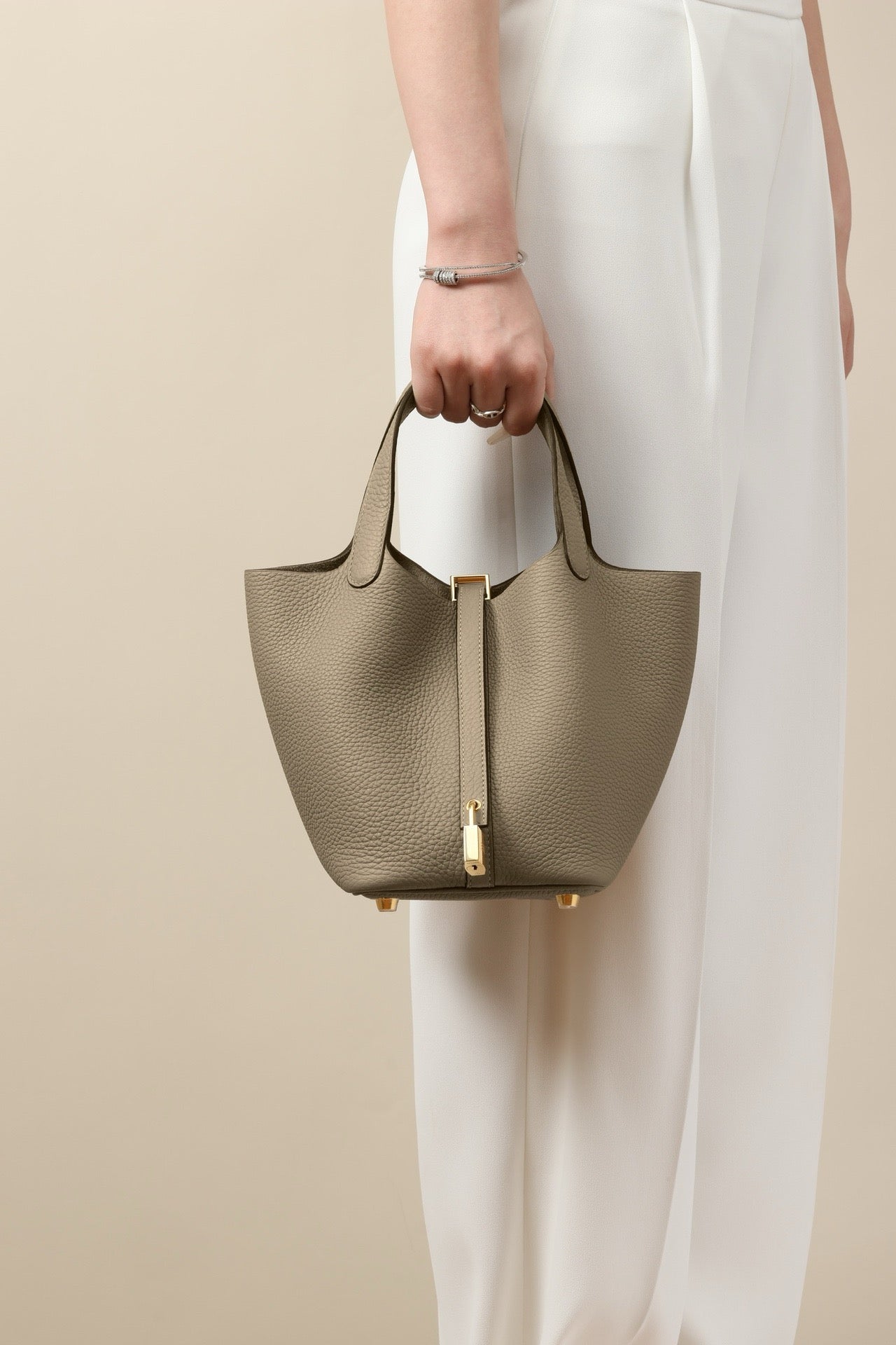 CL18 81 Dove Gray GHW #4074