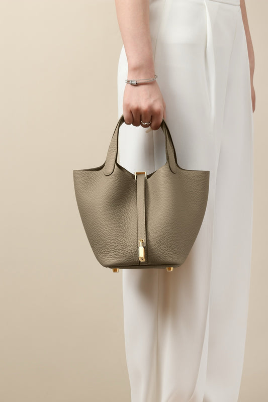 CL18 81 Dove Gray GHW #4074