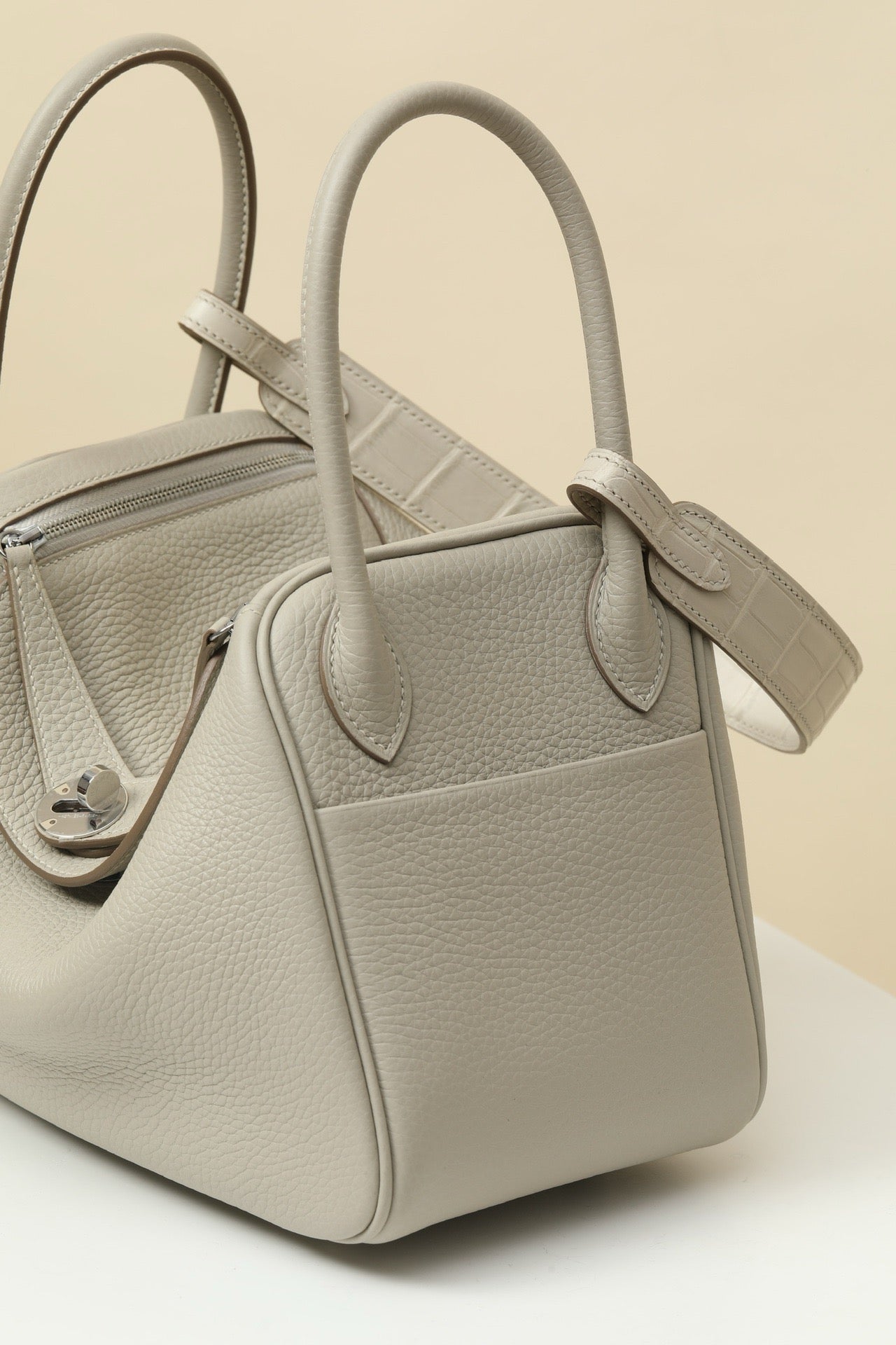 LD19 Glacier White # 3761