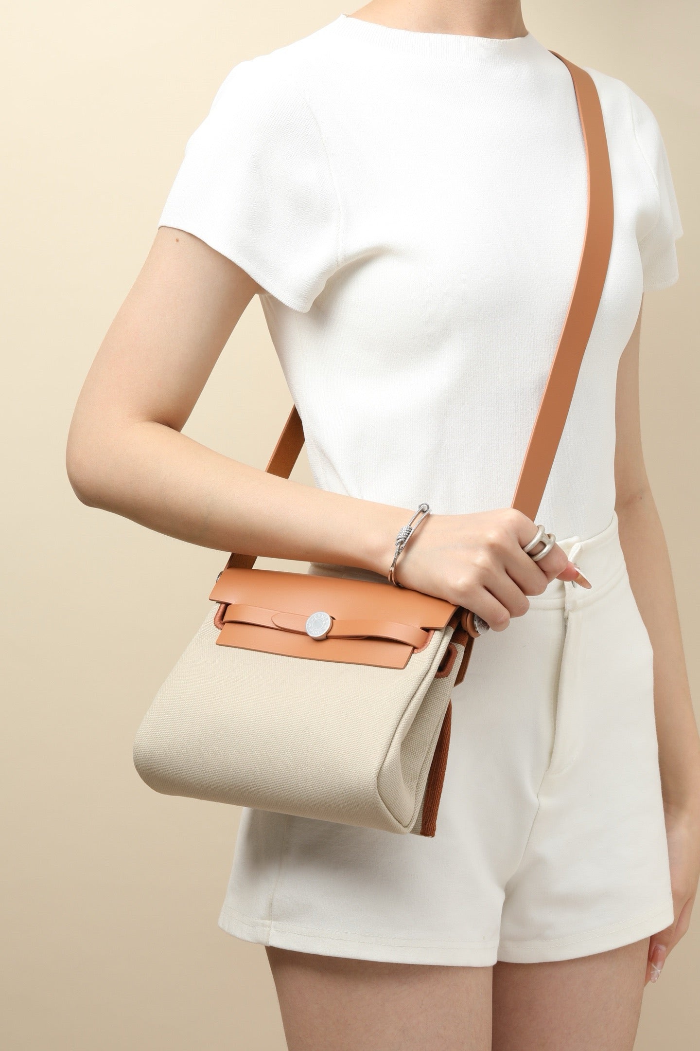 HB20 8L Gris Ciment / Light Coffee Canvas and Hunter Leather Shoulder Bag PHW #4645