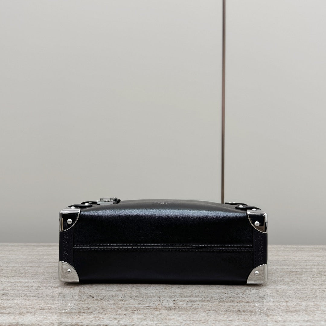 Side Trunk #880