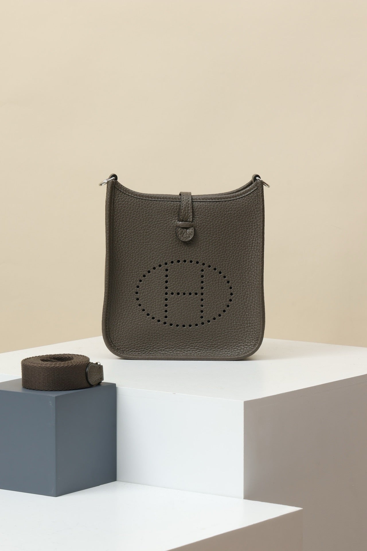 YF16 8F Tin GreyClemence bull leather crossbody bag  , PHW #4449