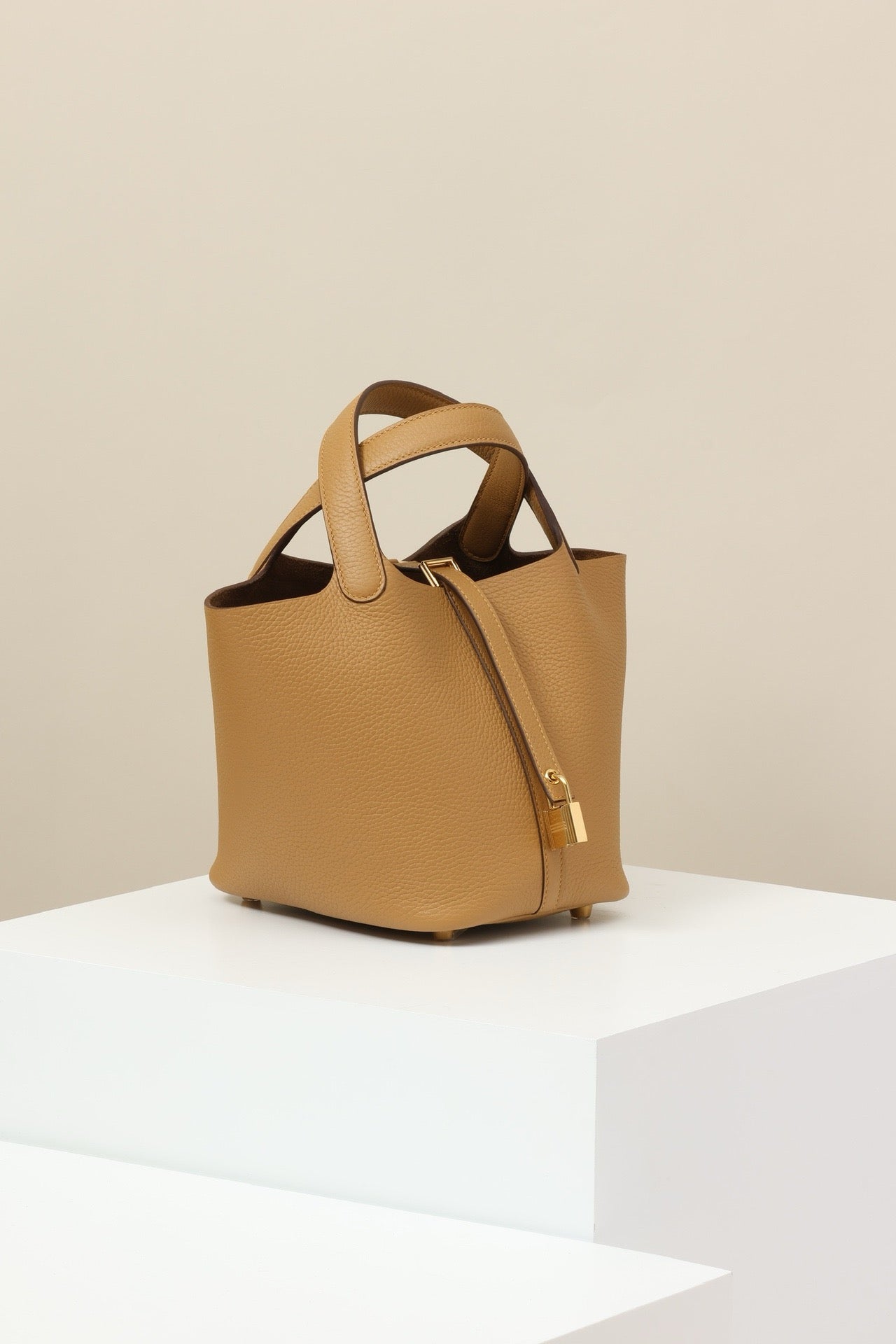 CL18 4B Biscuit Color GHW #4087