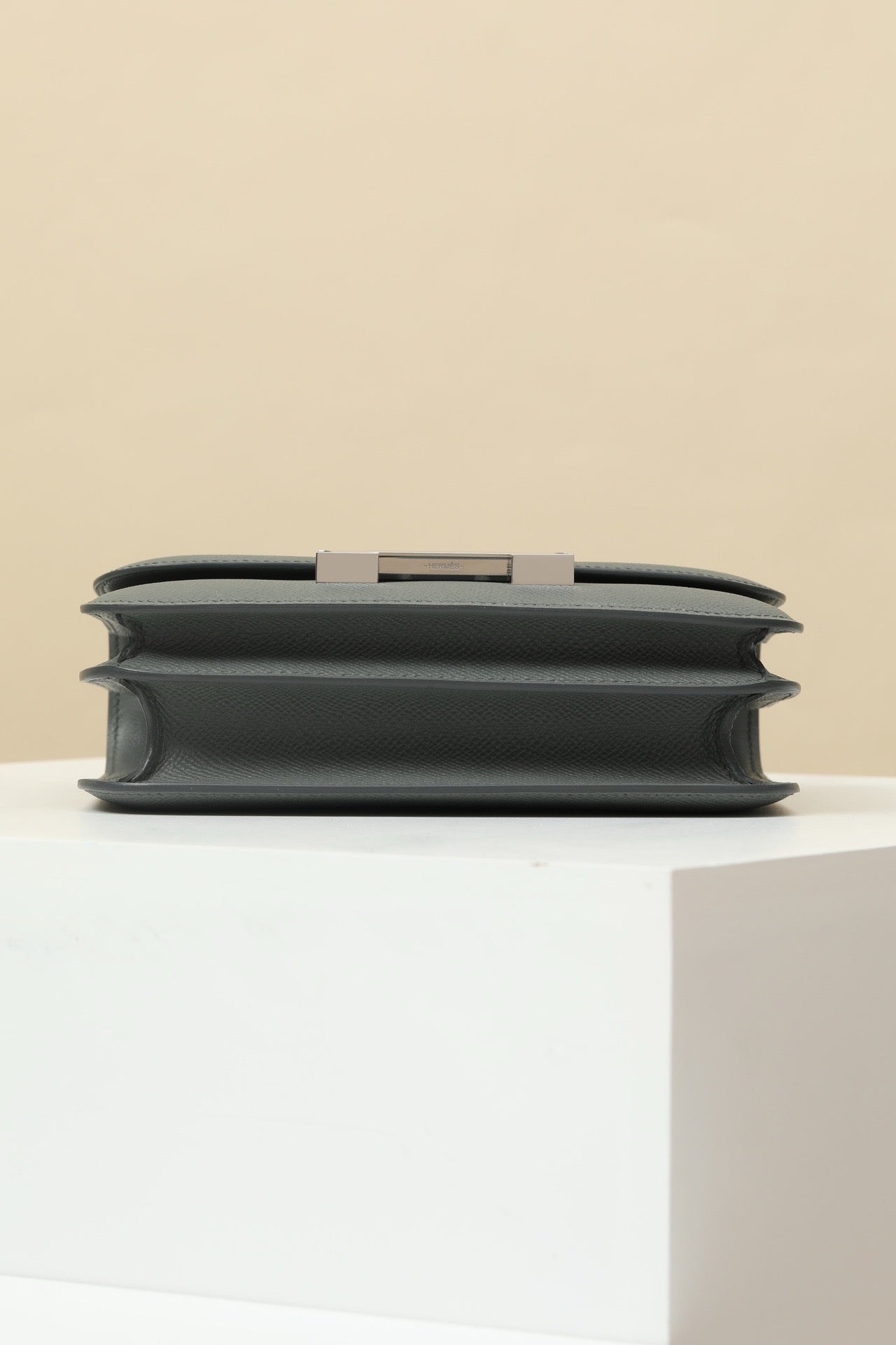 CJ19 19 cm , Almond Green Epsom leather PHW #4332