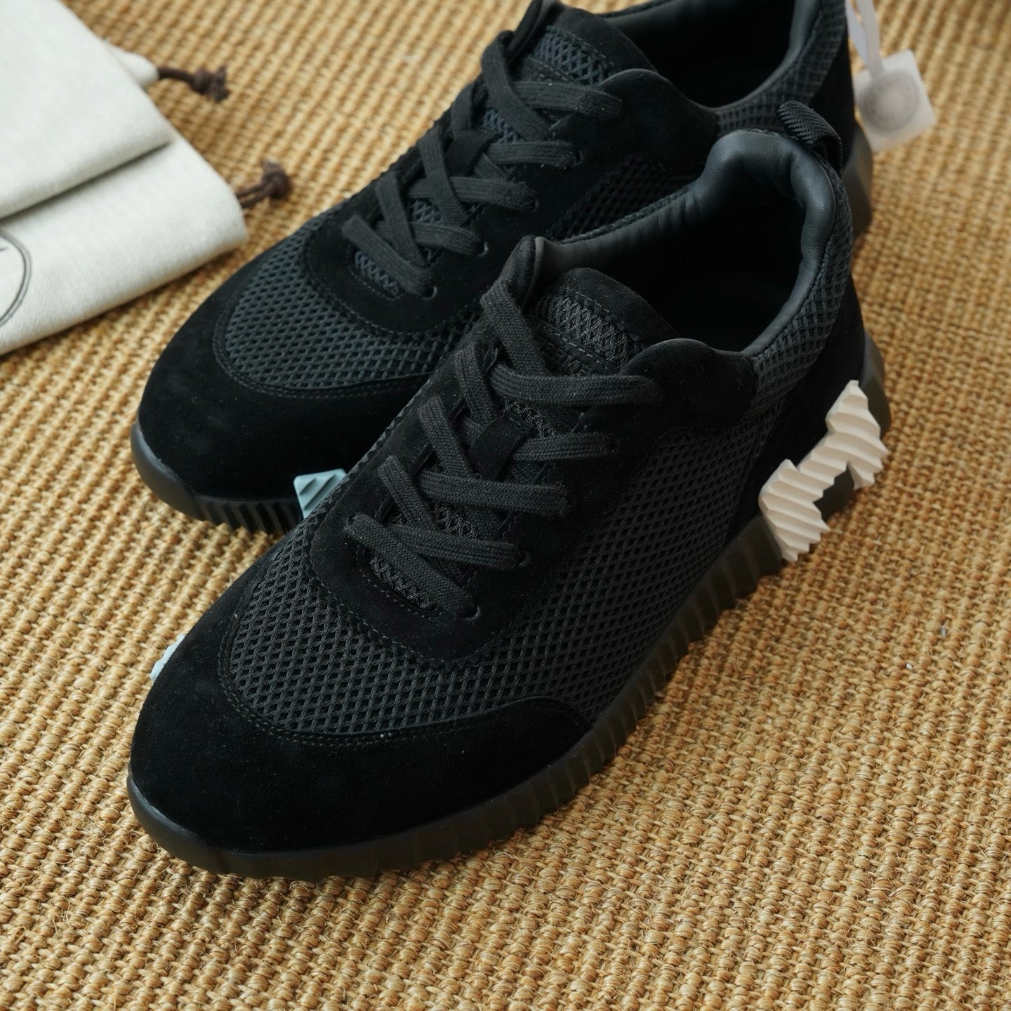 HSneakers
