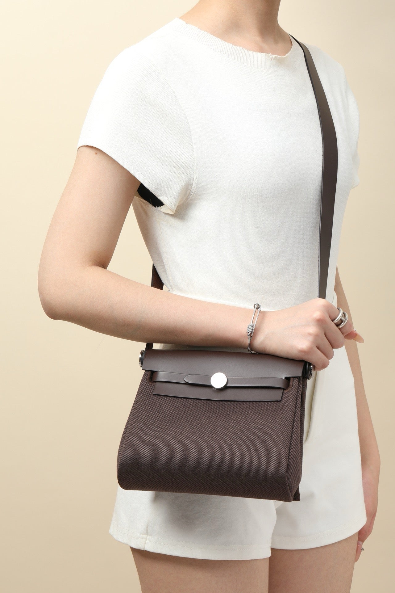 HB20 46 Ebony H Viking Canvas and Hunter Leather Shoulder Bag PHW #4640