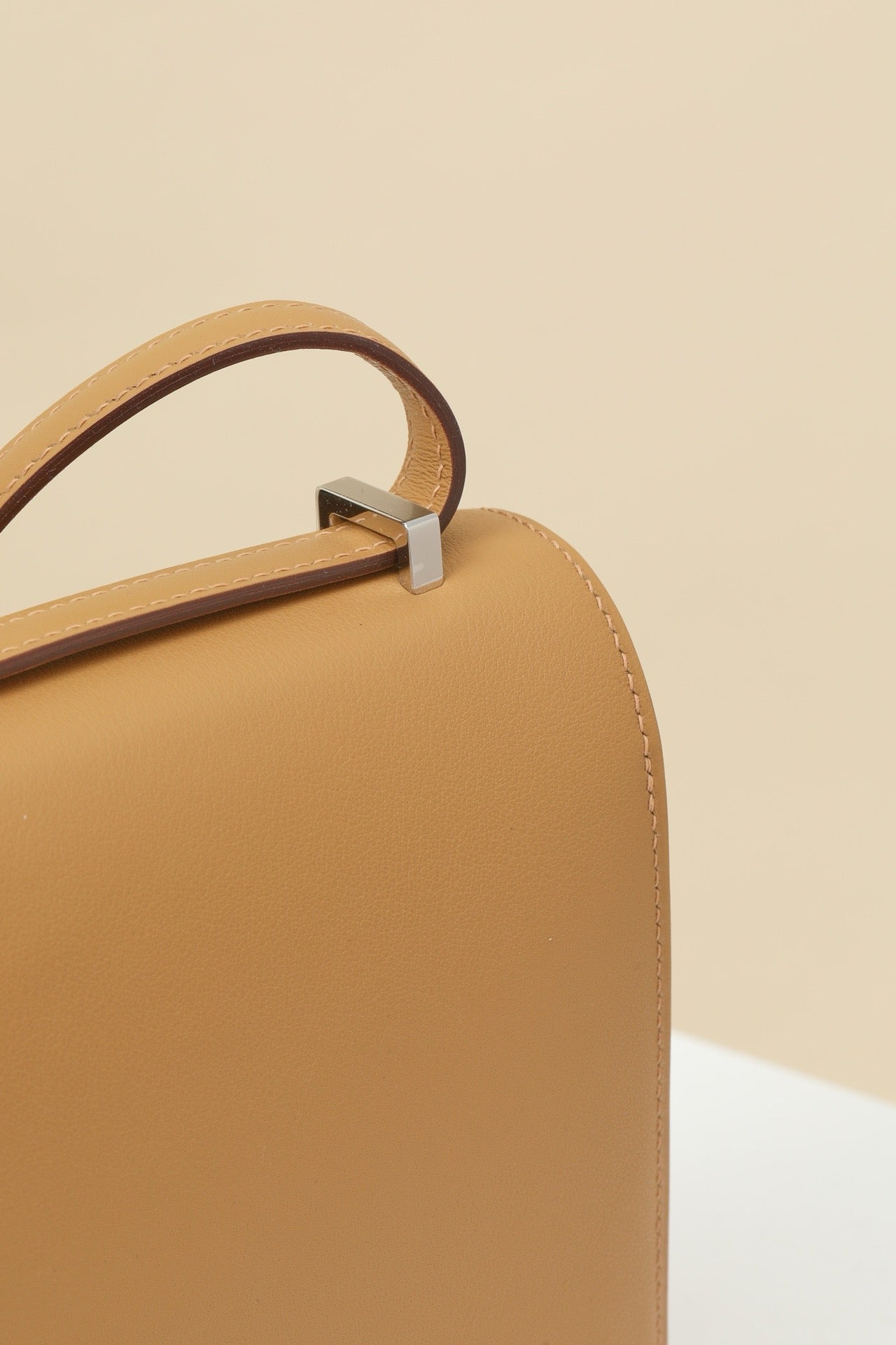 CJG19 , 4B Biscuit / 1B Natural  Swift leather with lizard clasp (double bar clasp)   #4391