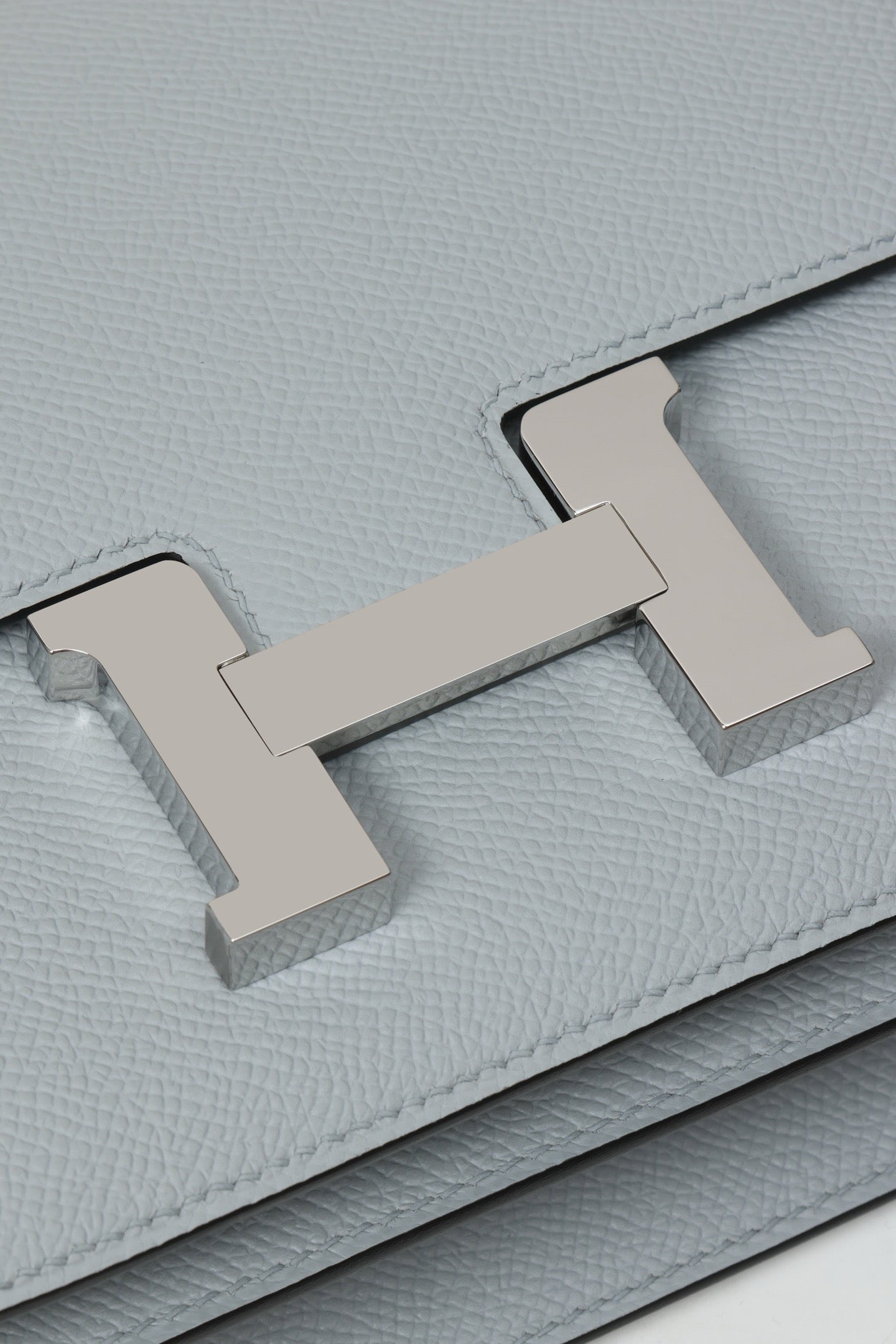 CJ19 19 cm ,  Glacier Blue Epsom leather PHW #4312