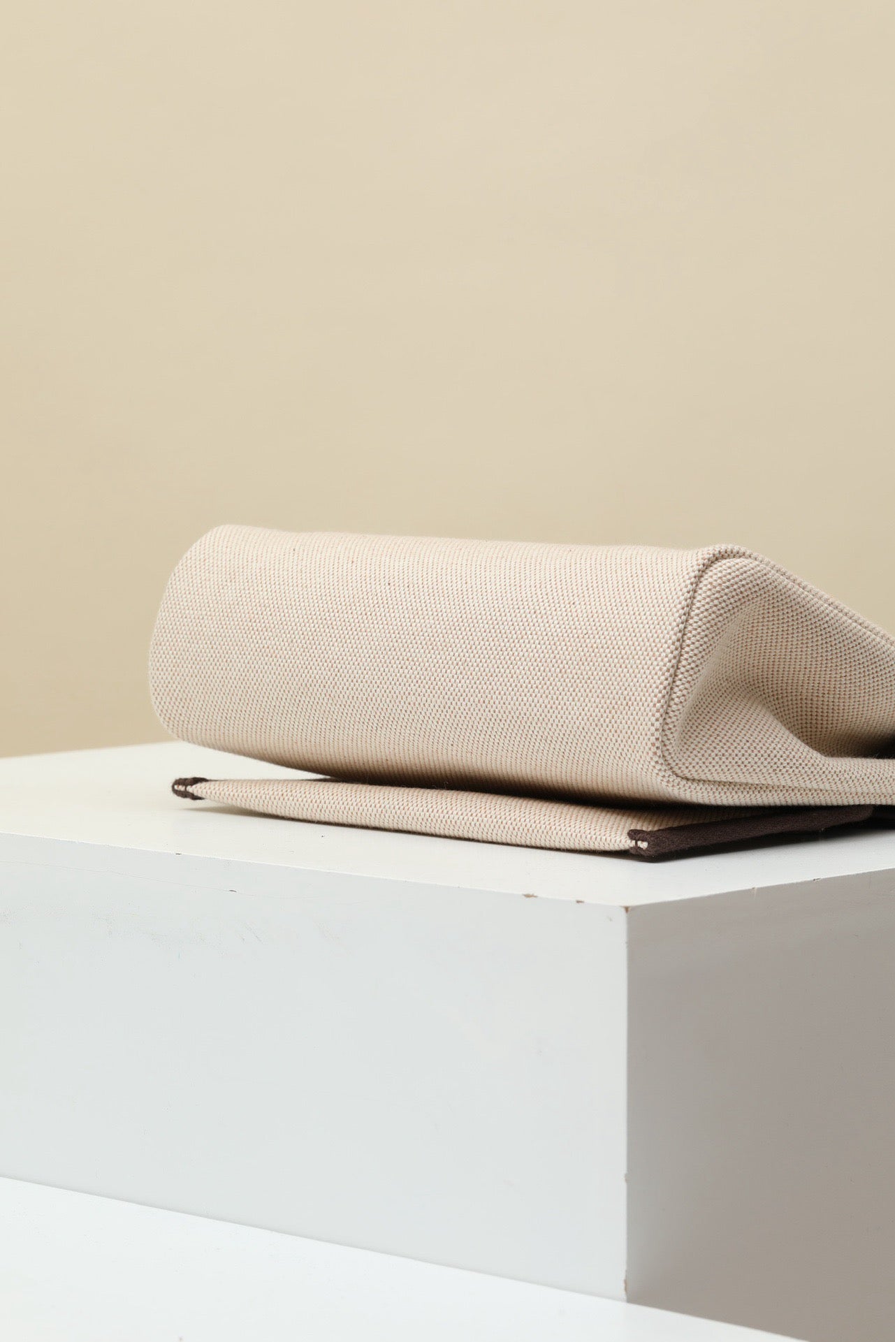 HB20 46 Ebony H Viking Canvas and Hunter Leather Shoulder Bag PHW #4639