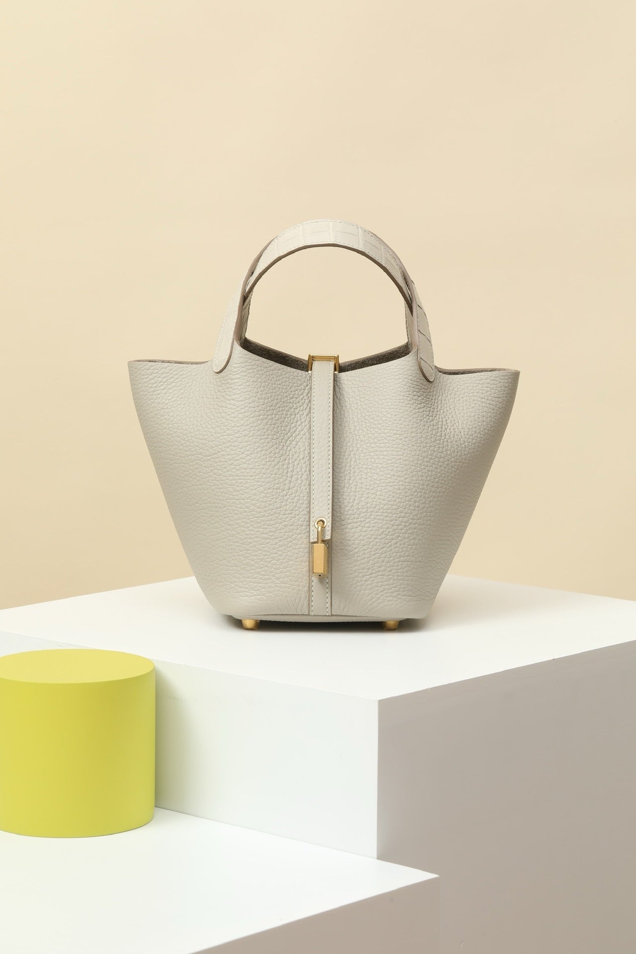 CL18 Glacier White #3746