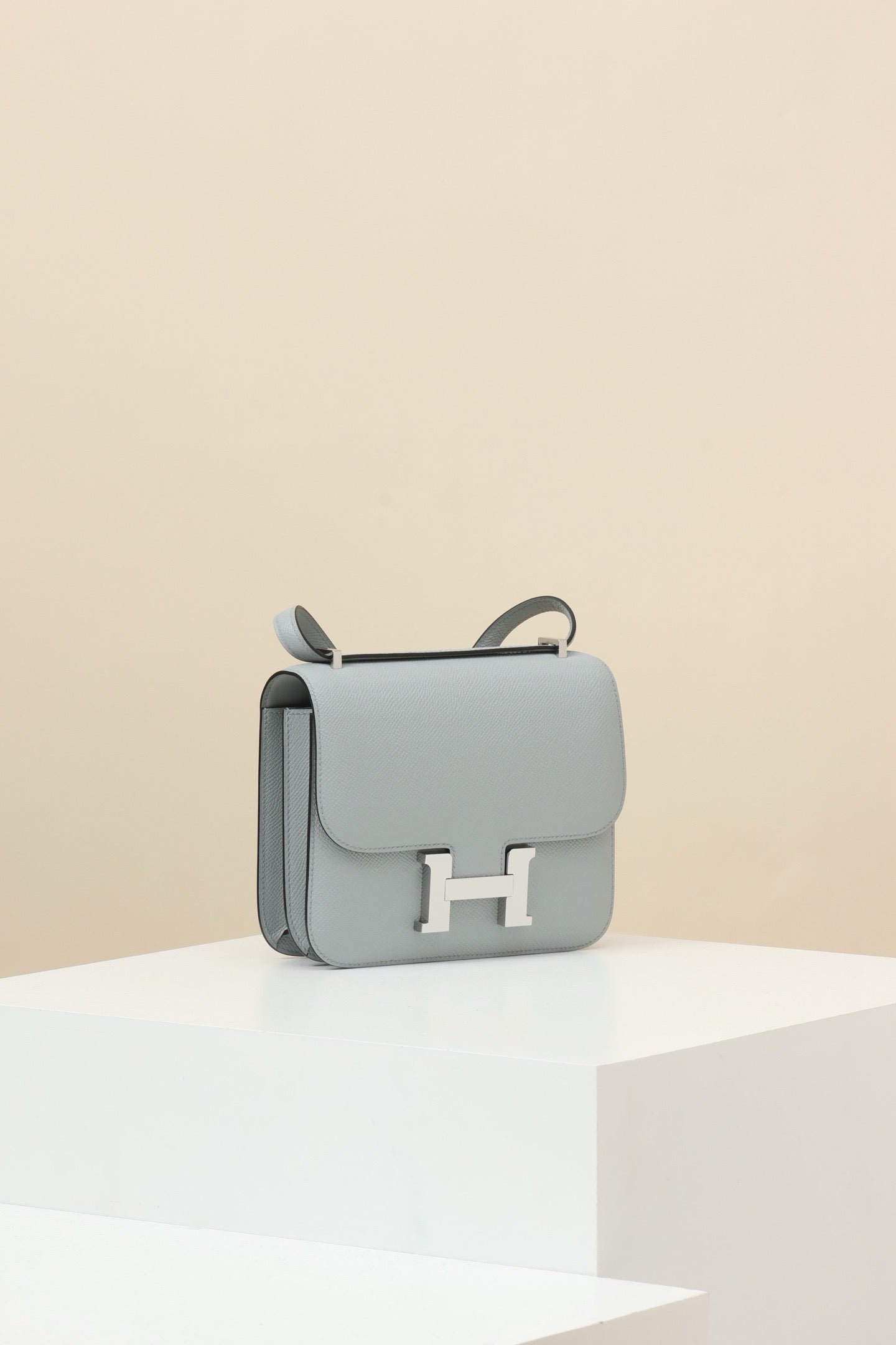 CJ19 19 cm ,  Glacier Blue Epsom leather PHW #4312