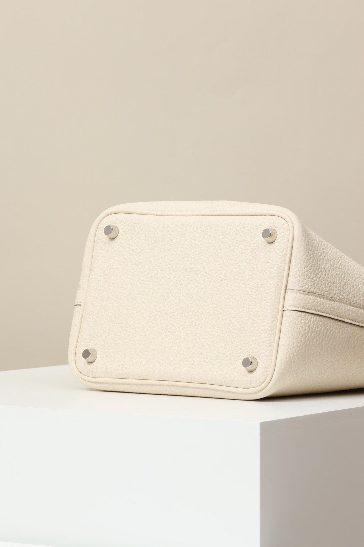 CL18 I2 Cream White PHW #4089