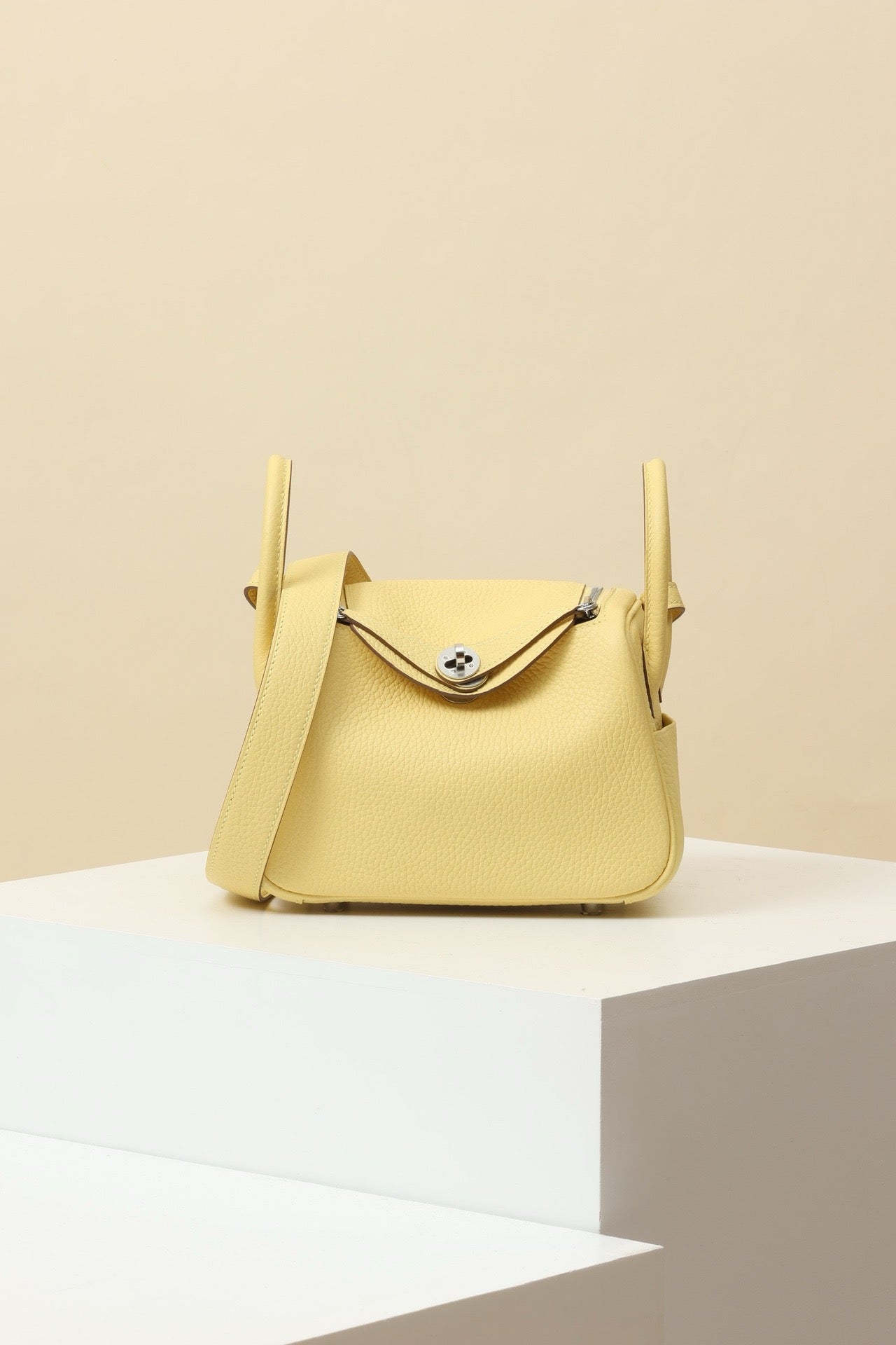 LD19 , Togo , 1Z Jaune Poussin / I2 Craie PHW #4584