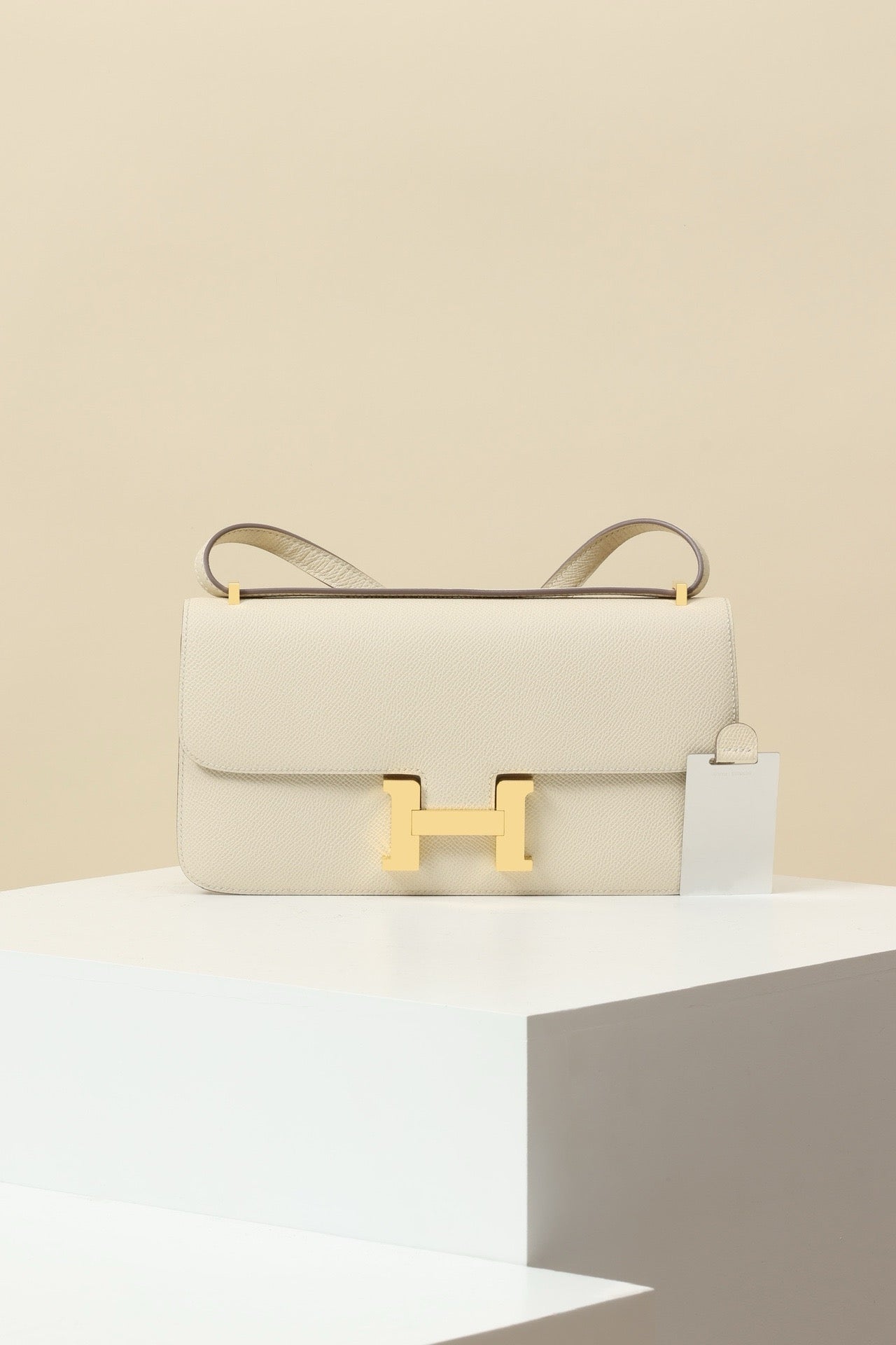 CJG24 , Epsom  CC10 Milkshake White GHW #4369