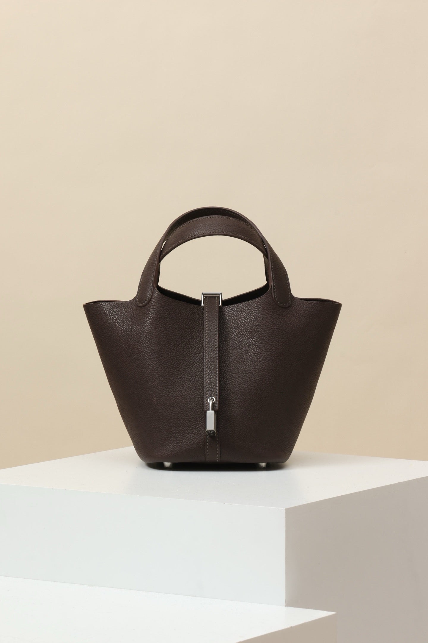 CL18 46 Ebony Color PHW #4113