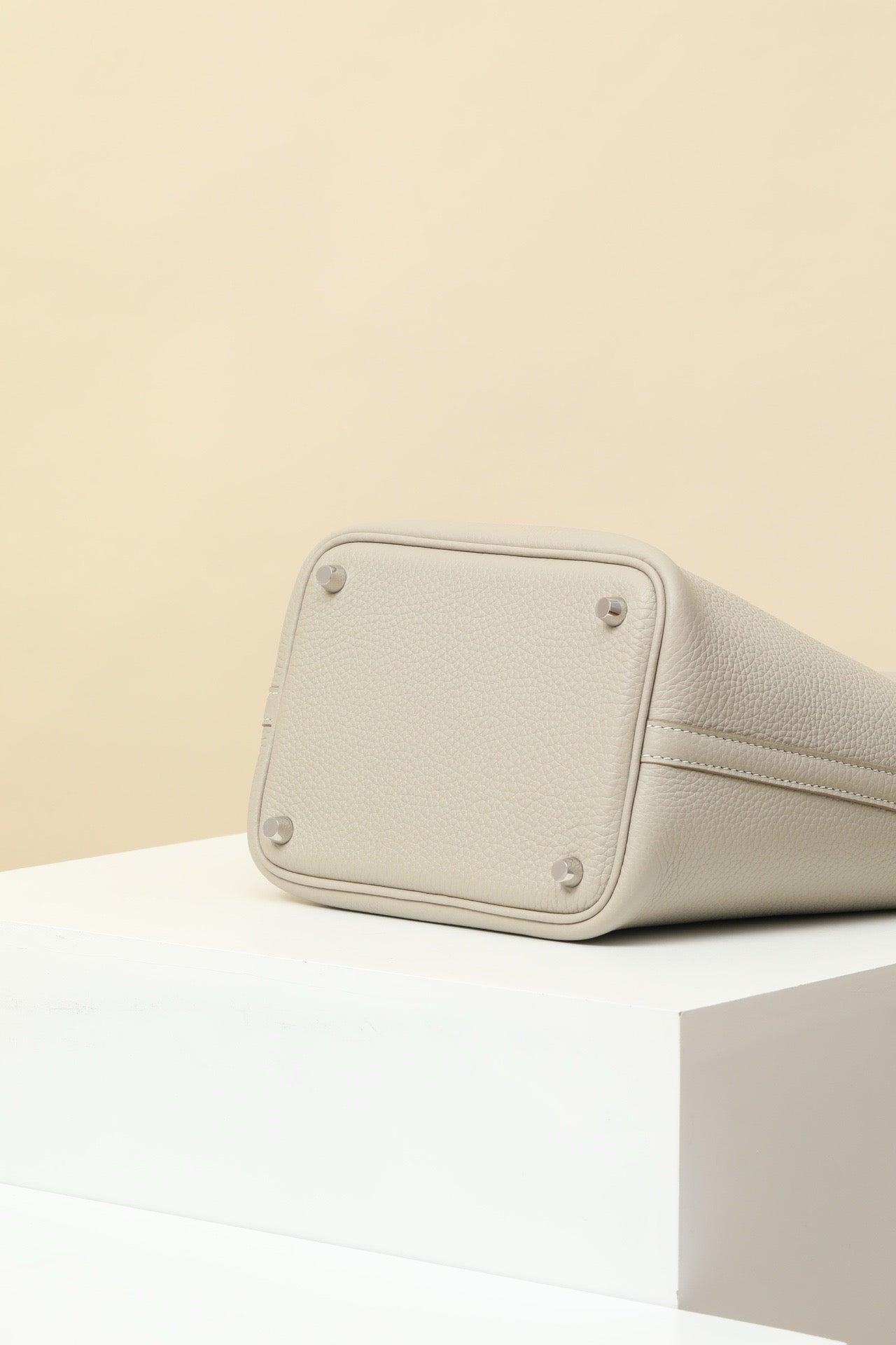 CL18 Glacier White #3747