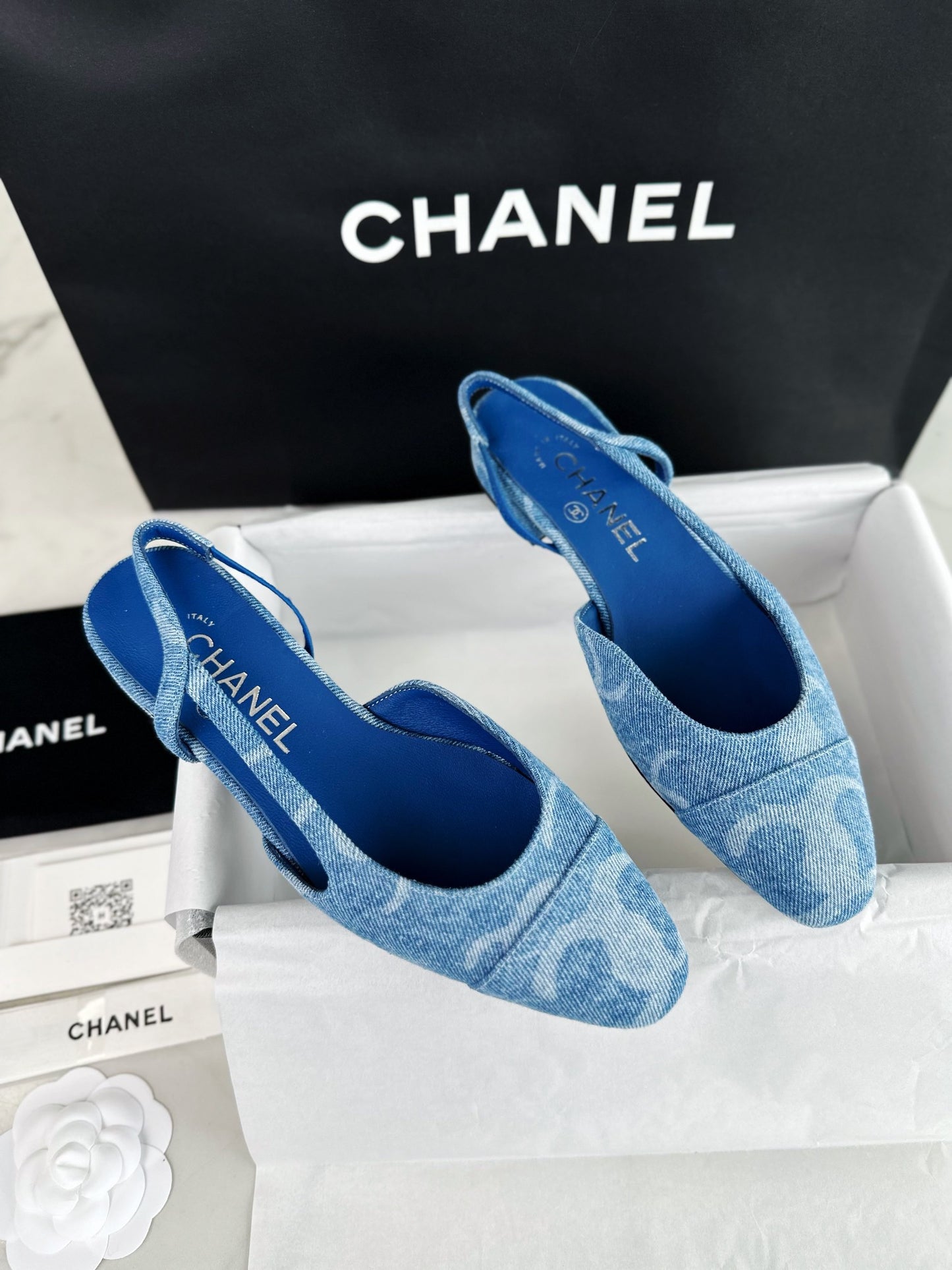24s Sandal #304