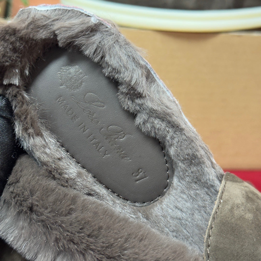 Charms Walk Loafer #231