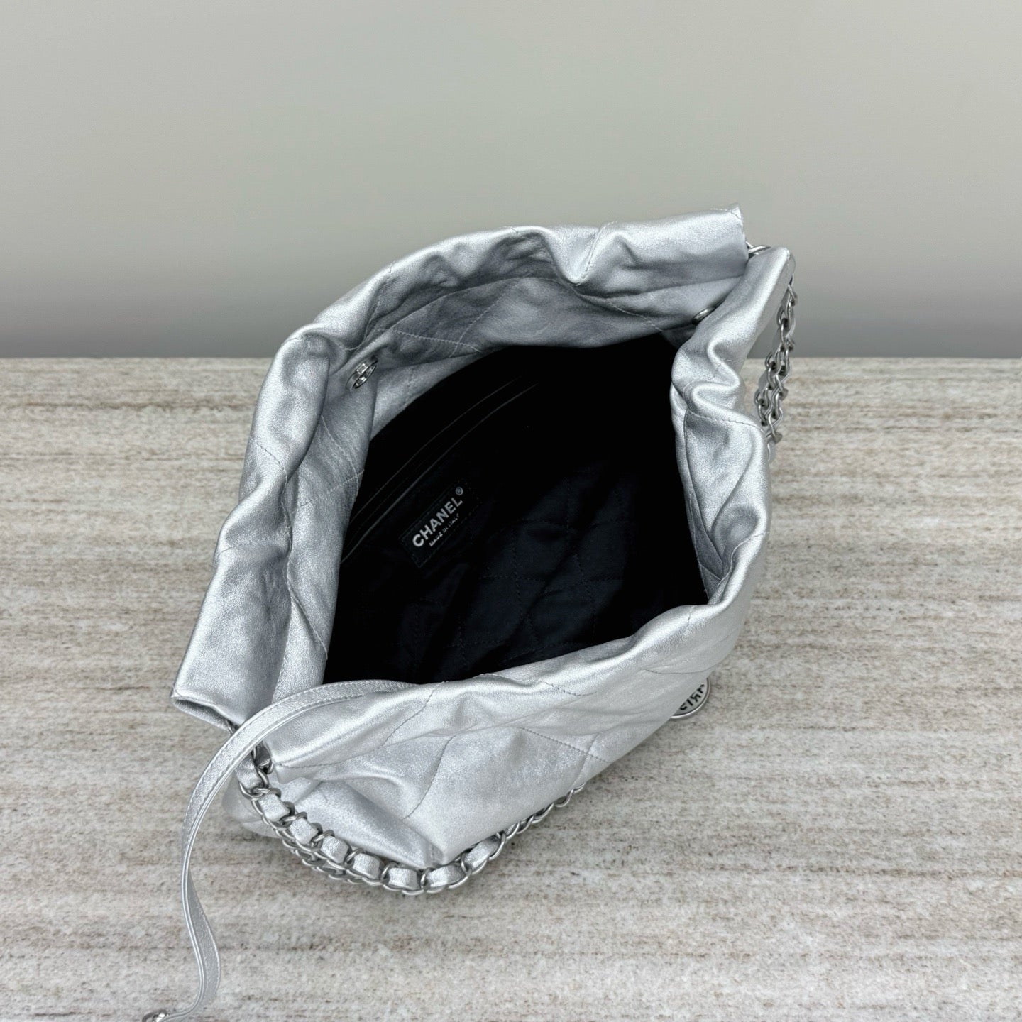 22 Bag #2703