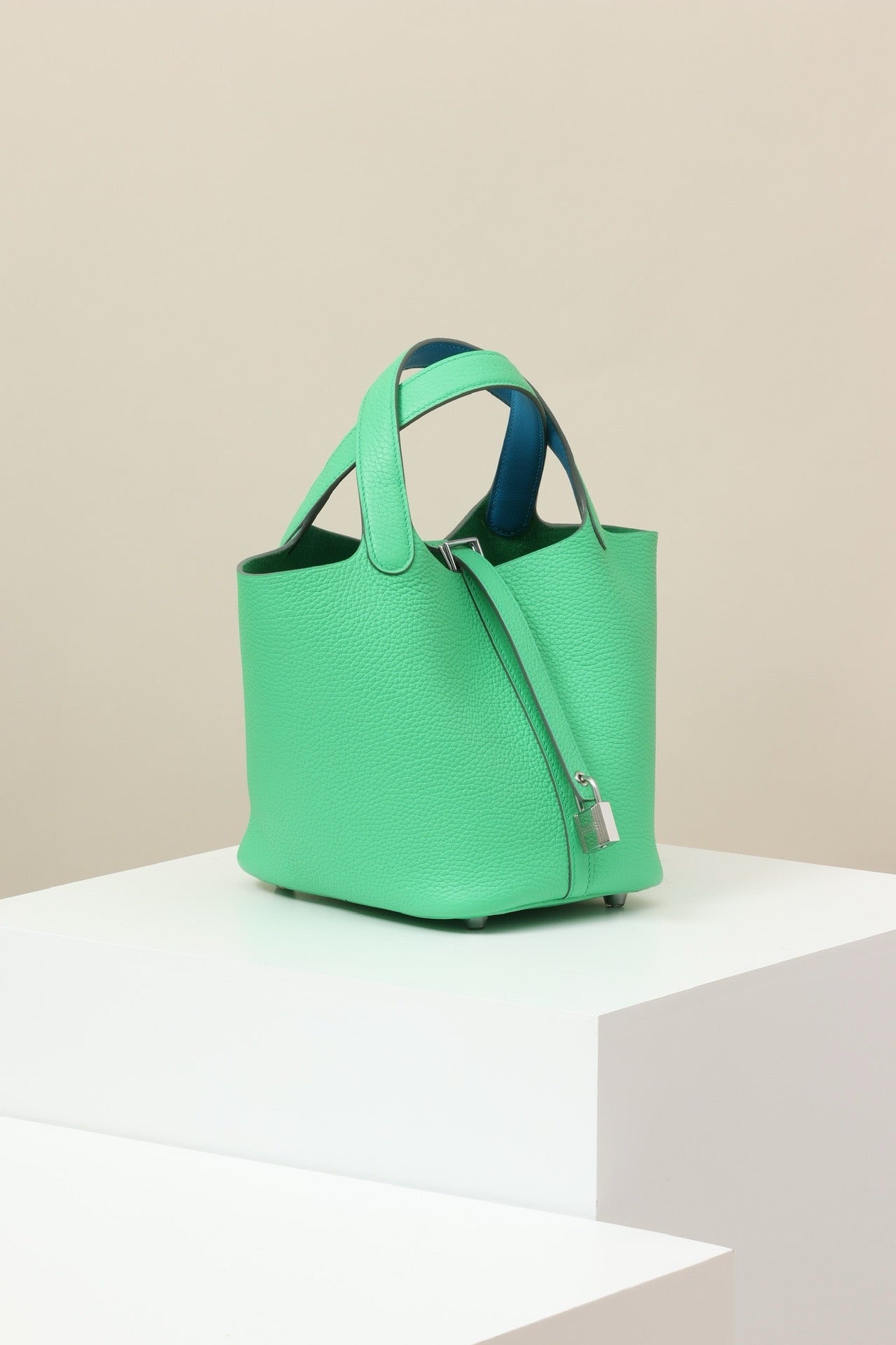 CL18 OZ Comic Green / 0F Florida Blue PHW #4062