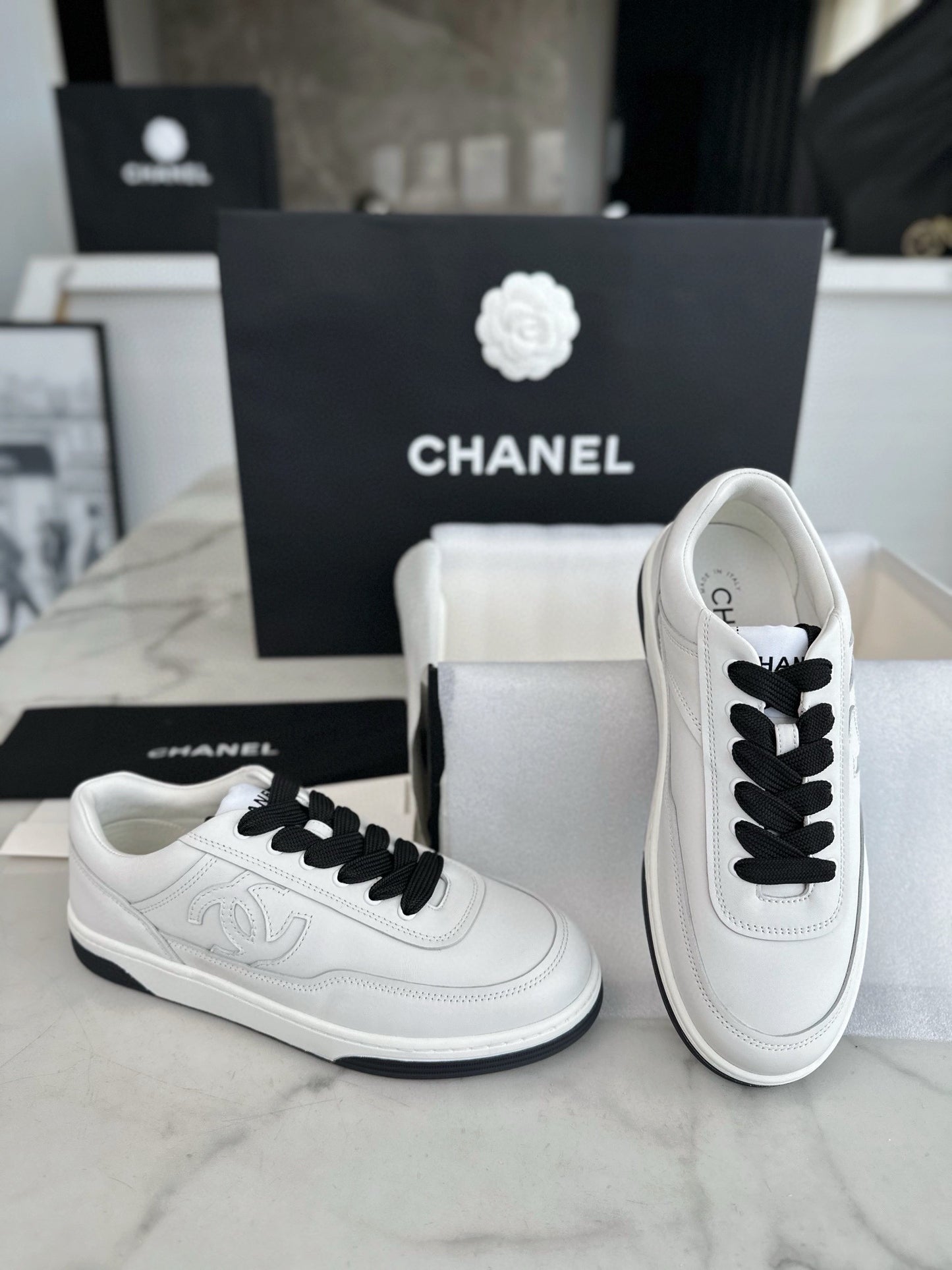 24s sneaker #381