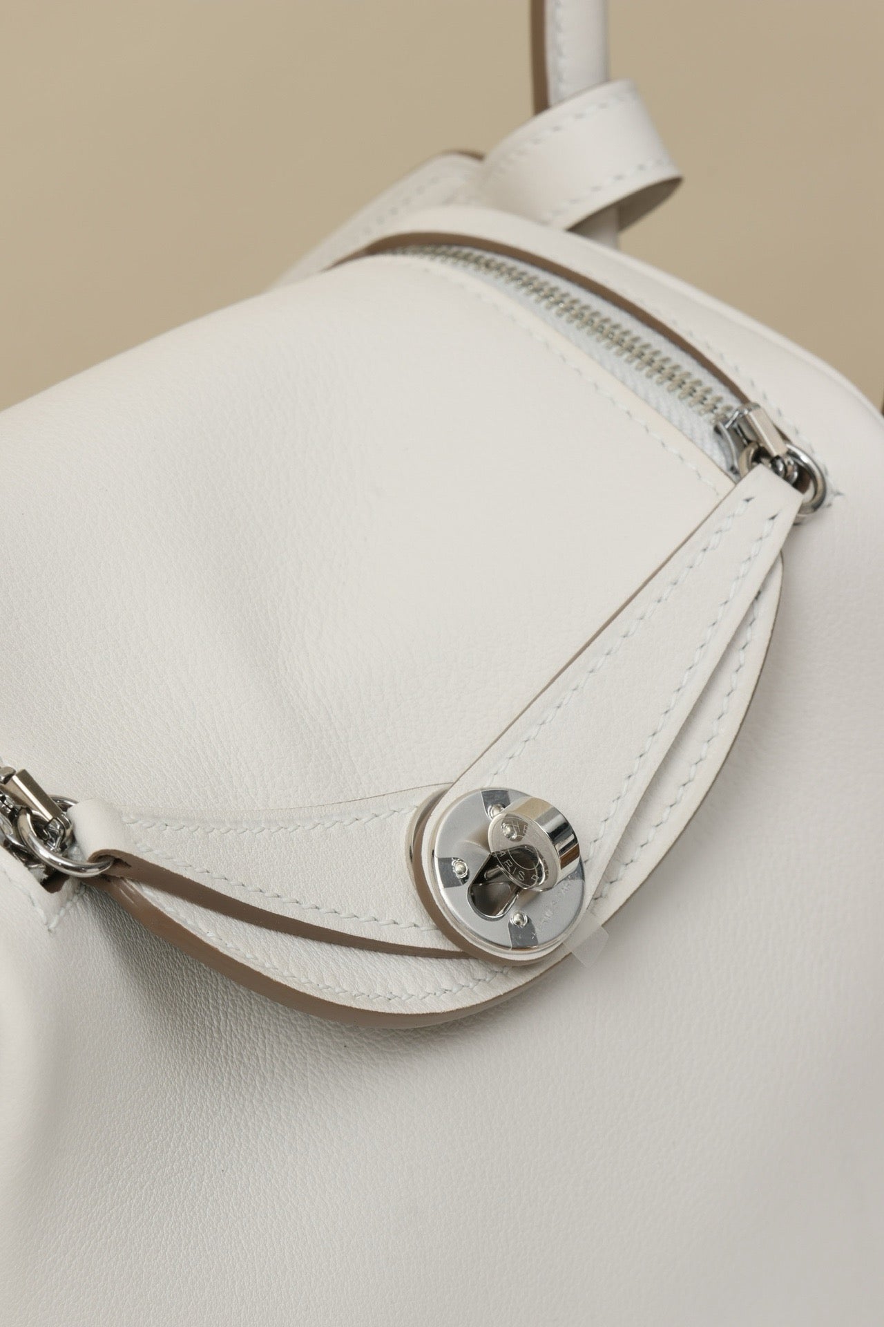 LD19 , Swift  , M4 Craie Gris / 0L Gris Nuage PHW #4626