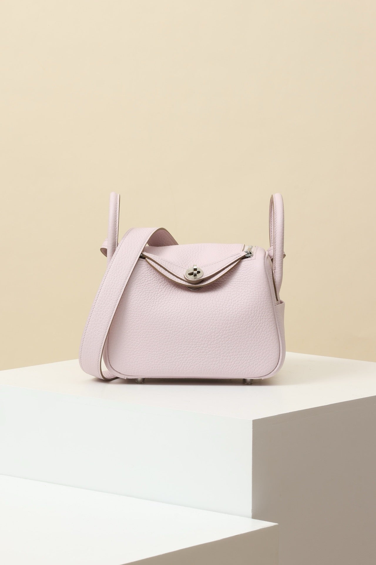 LD19 , Togo , 09 Violet Reve PHW #4589