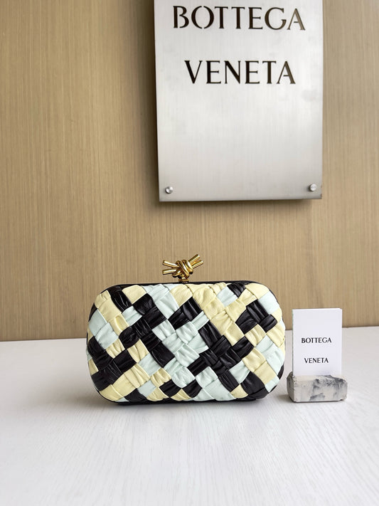 BV the knot #2589
