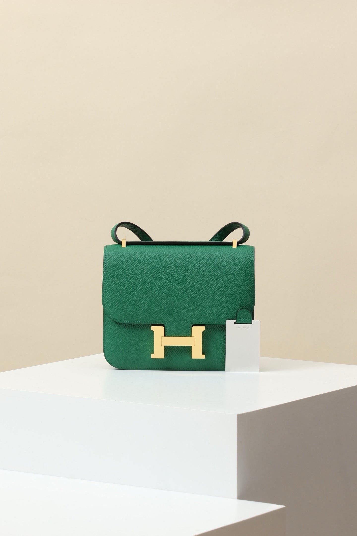 CJ19 19 cm , Velvet Green Epsom leather GHW #4323