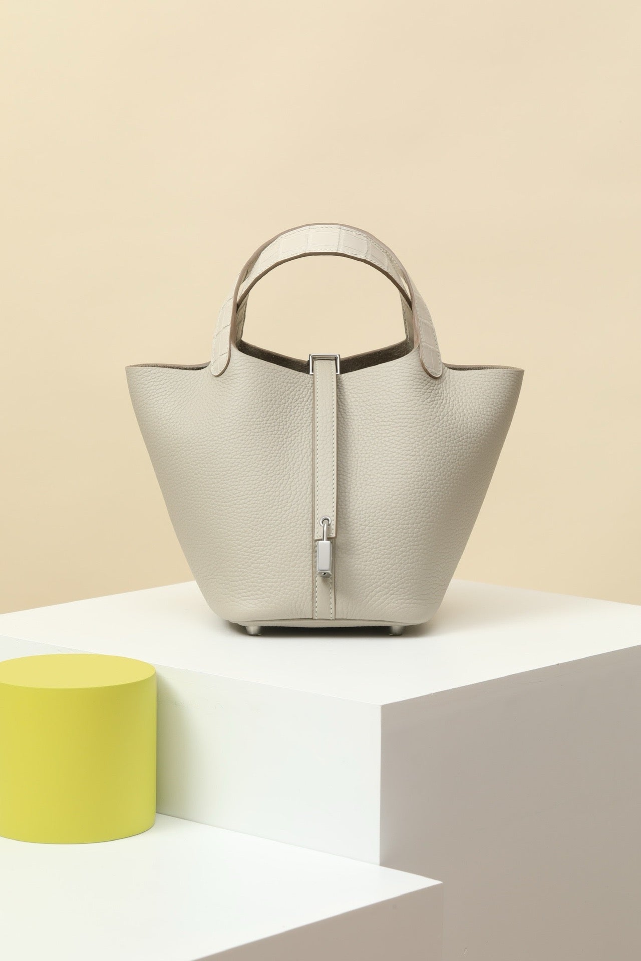 CL18 Glacier White #3747