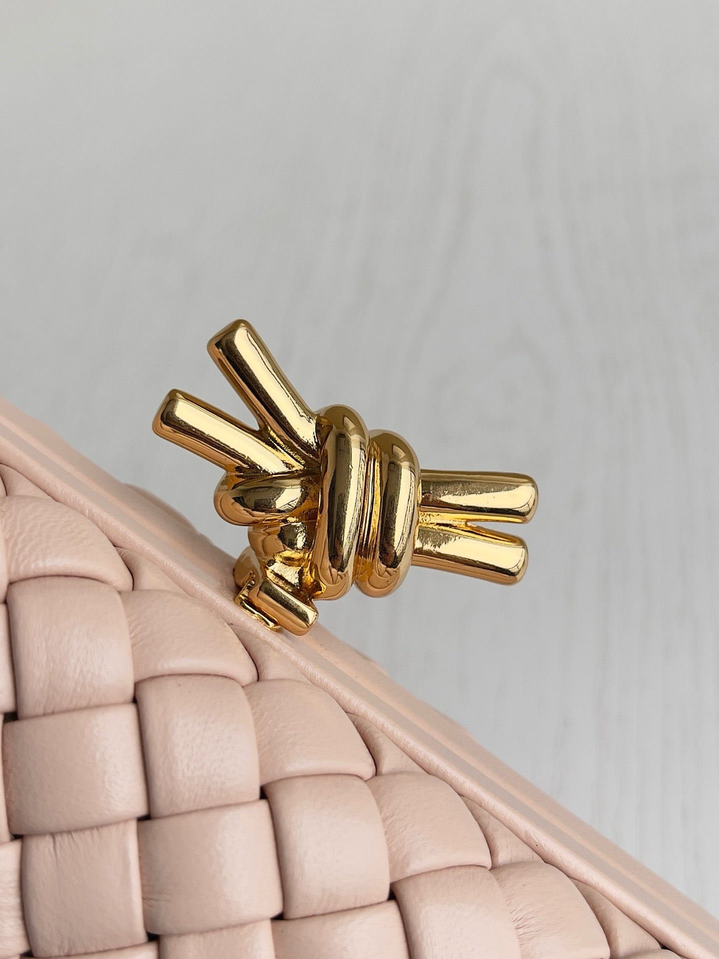 BV the knot #2580