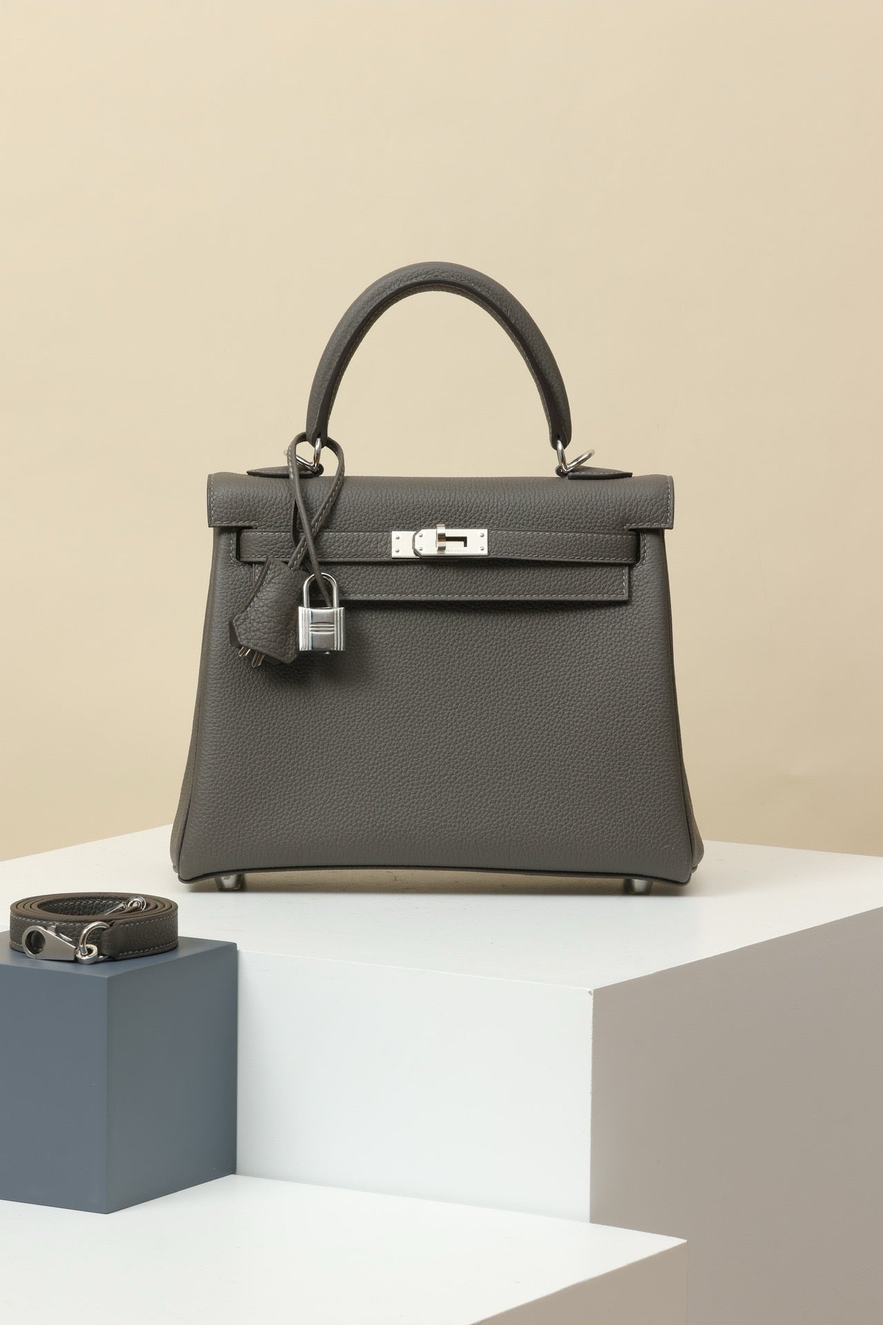 KL25 Cumulus Gray #3695