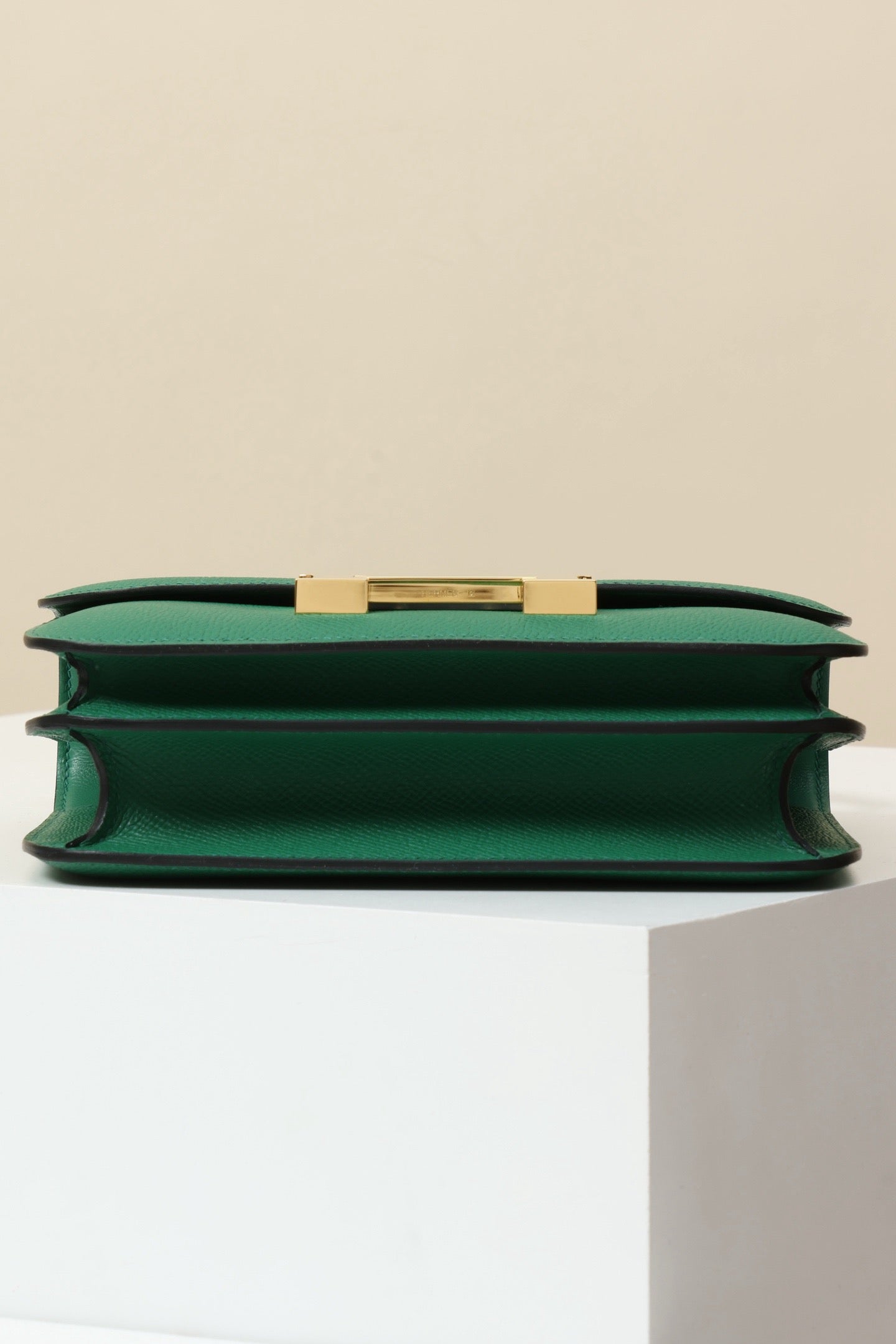 CJ19 19 cm , Velvet Green Epsom leather GHW #4323