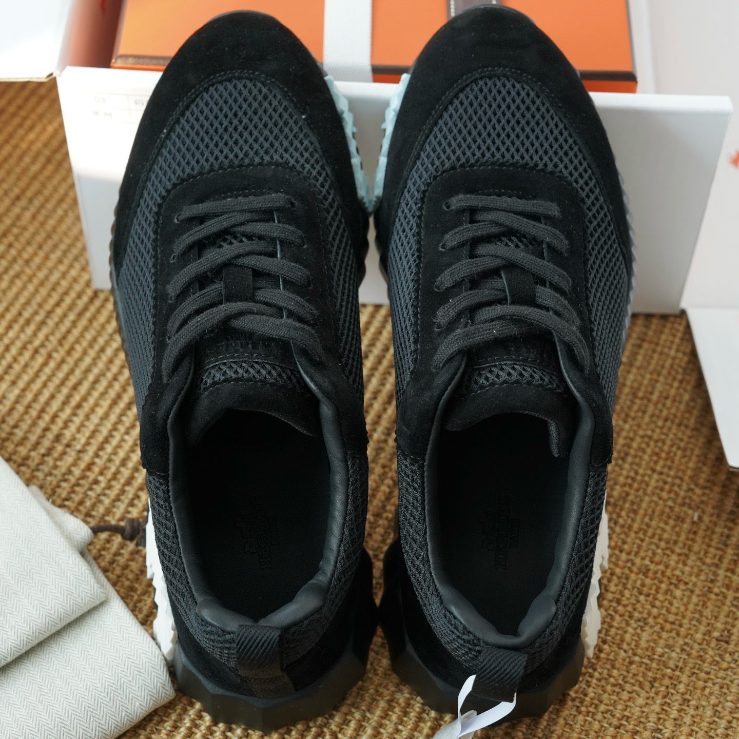 HSneakers