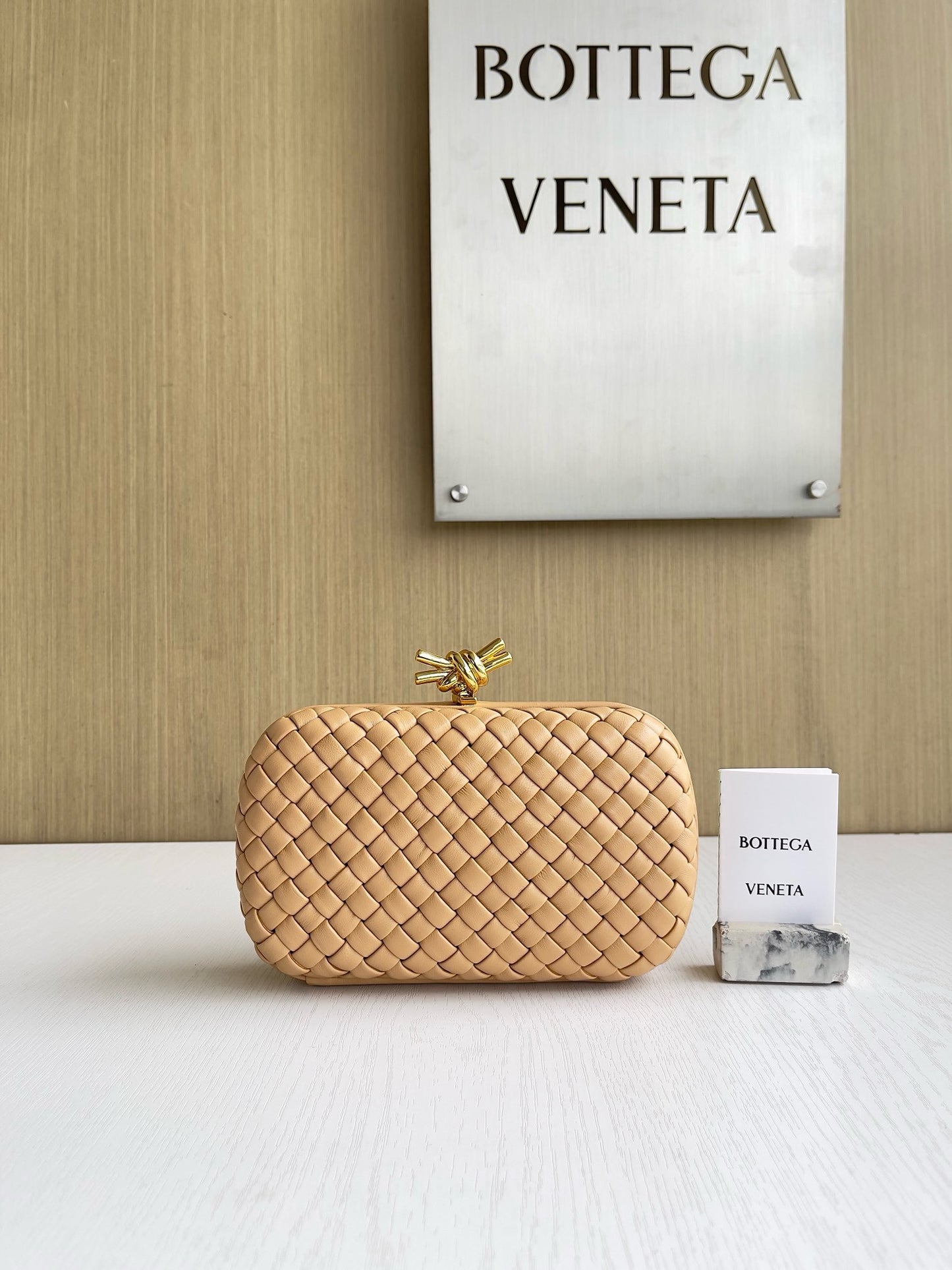 BV the knot #2590