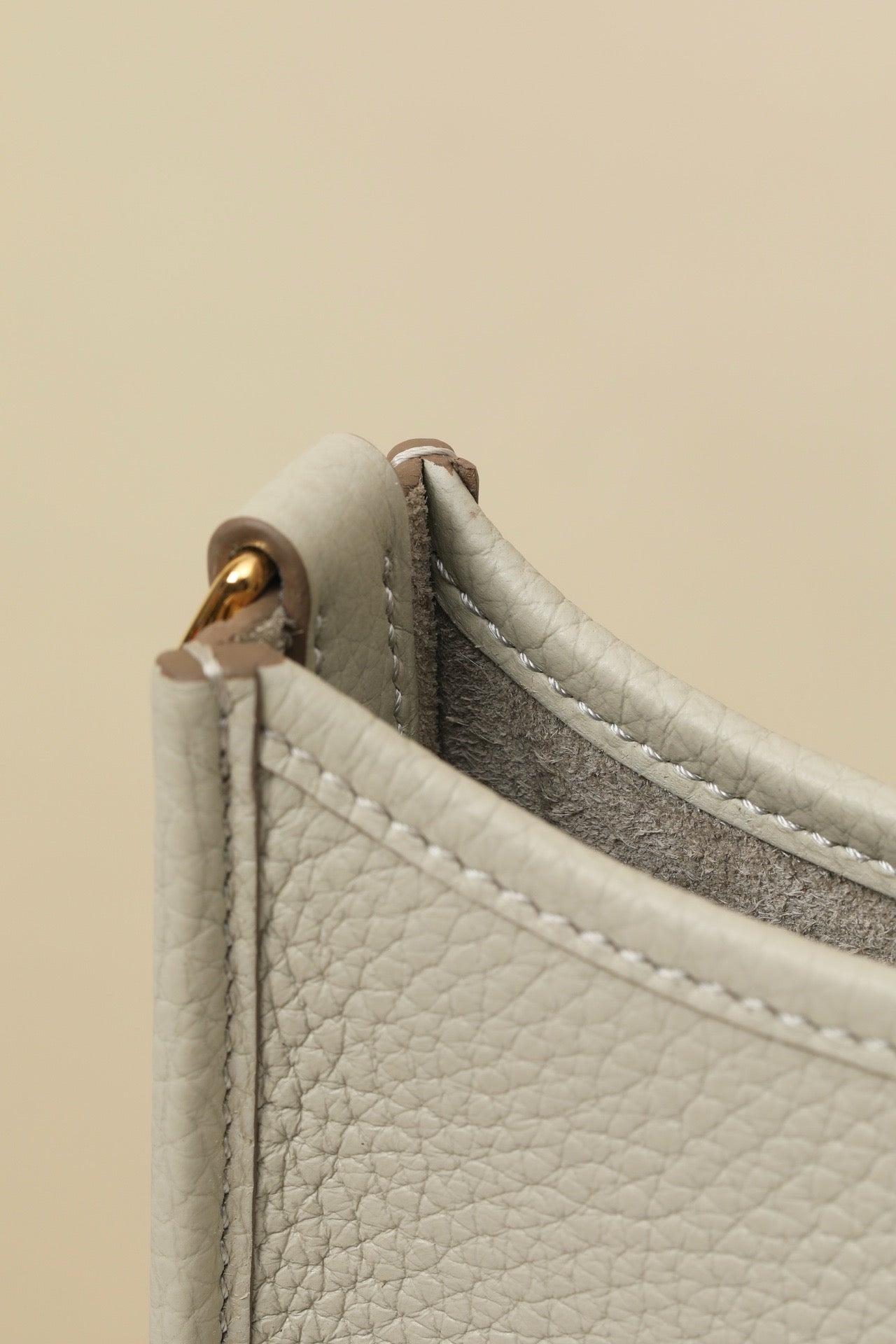 YF16 8L Glacier WhiteClemence bull leather crossbody bag  , GHW #4447