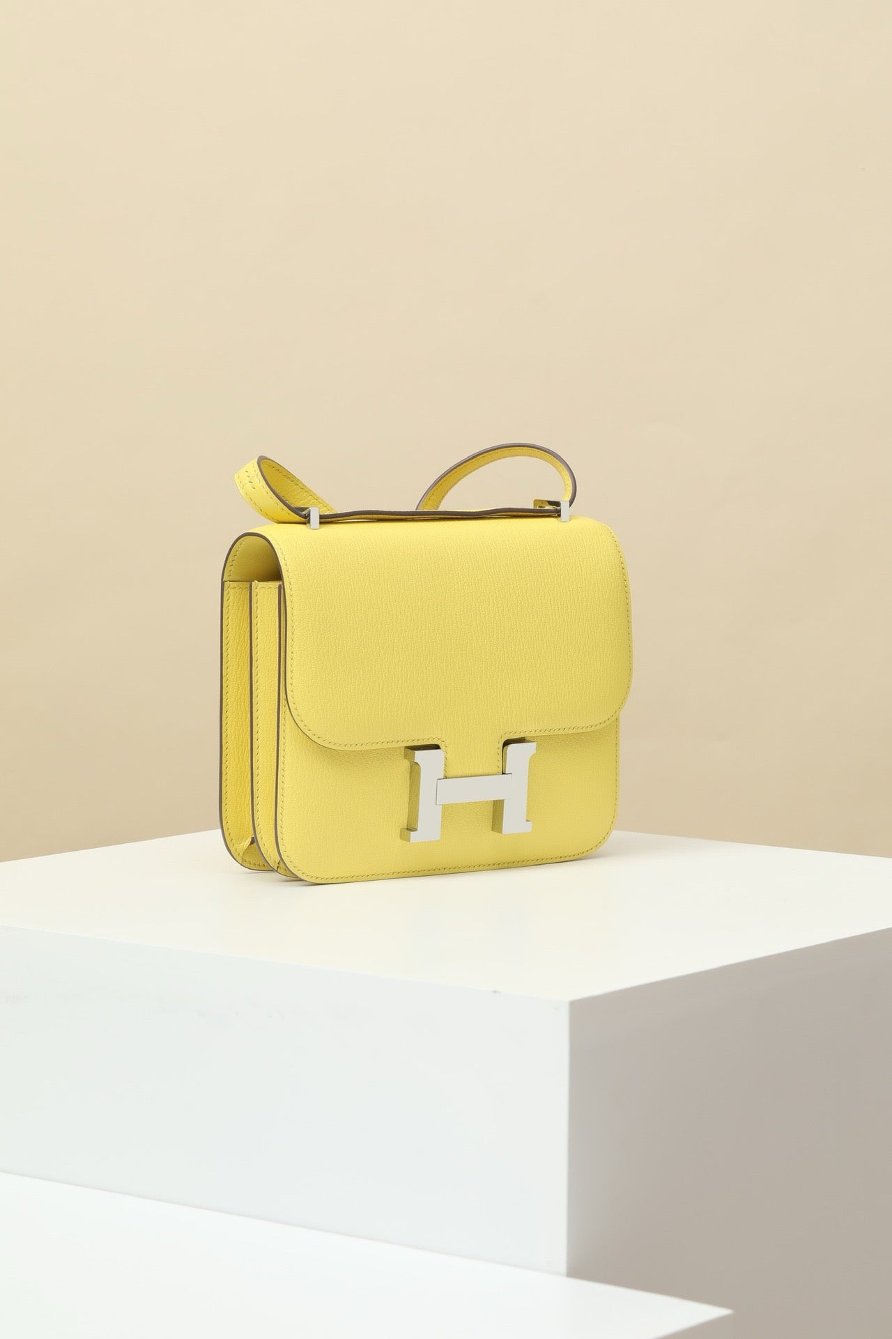 CJ19 19 cm,  9R Lemon Yellow PHW #4350