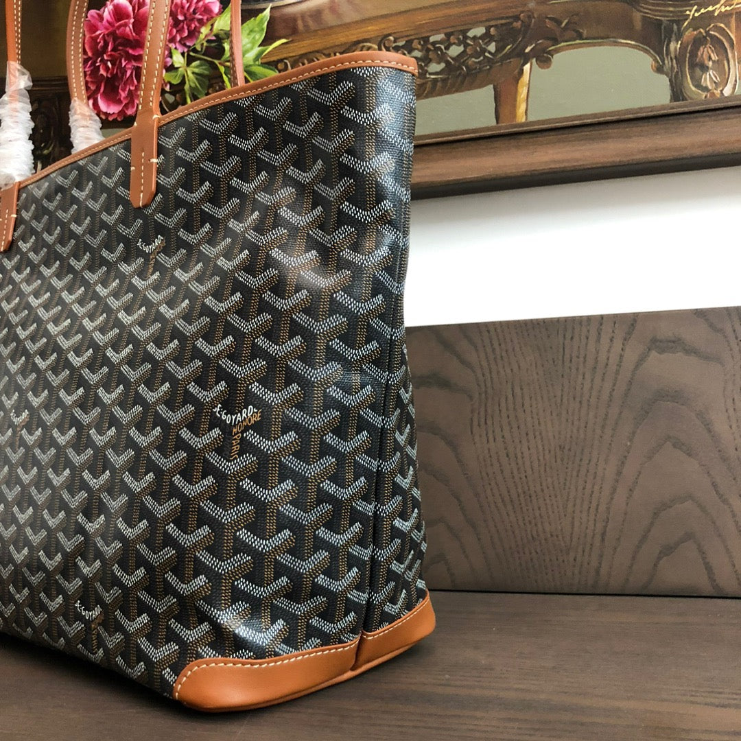 Artois MM Bag #685