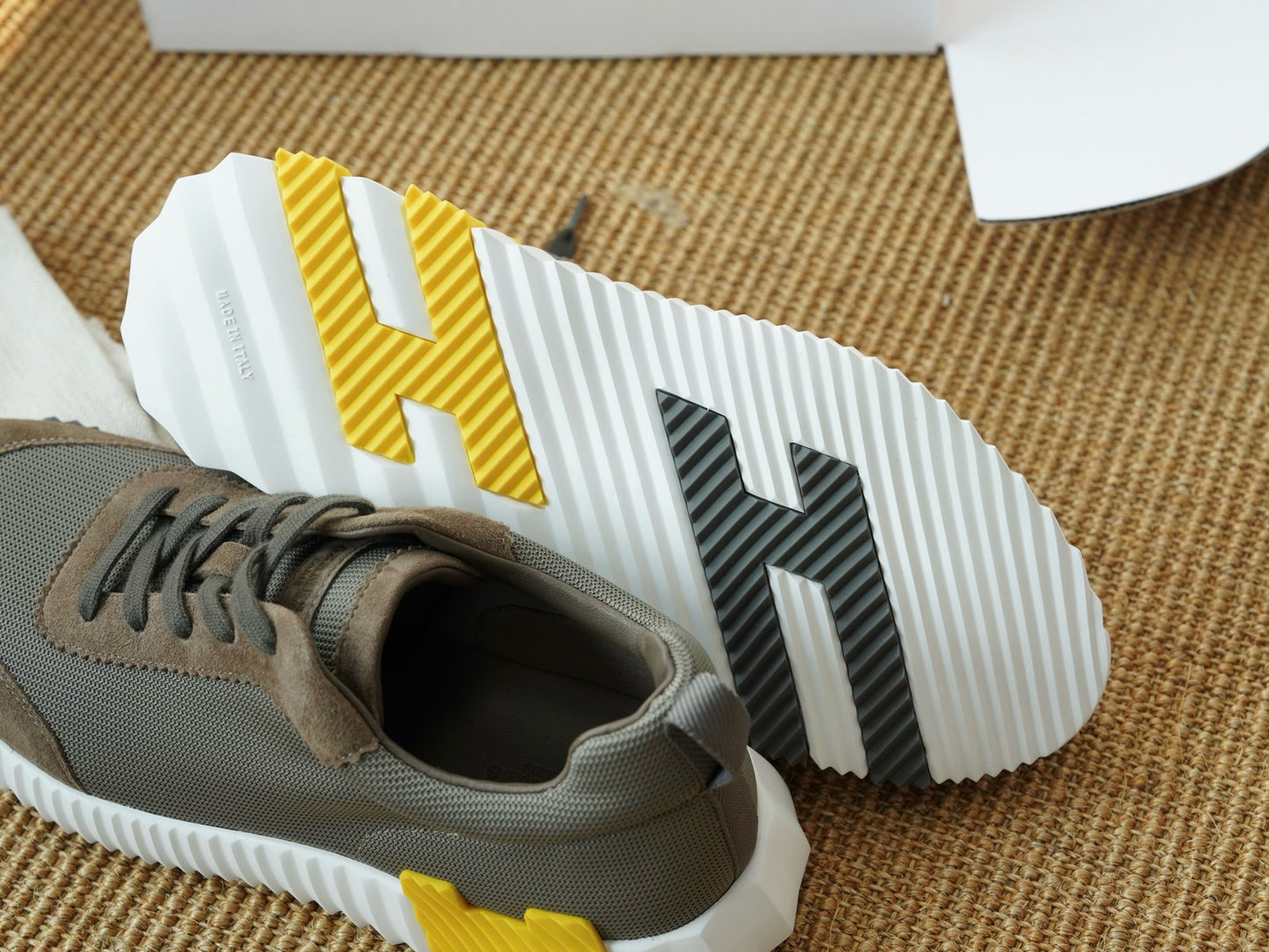 HSneakers