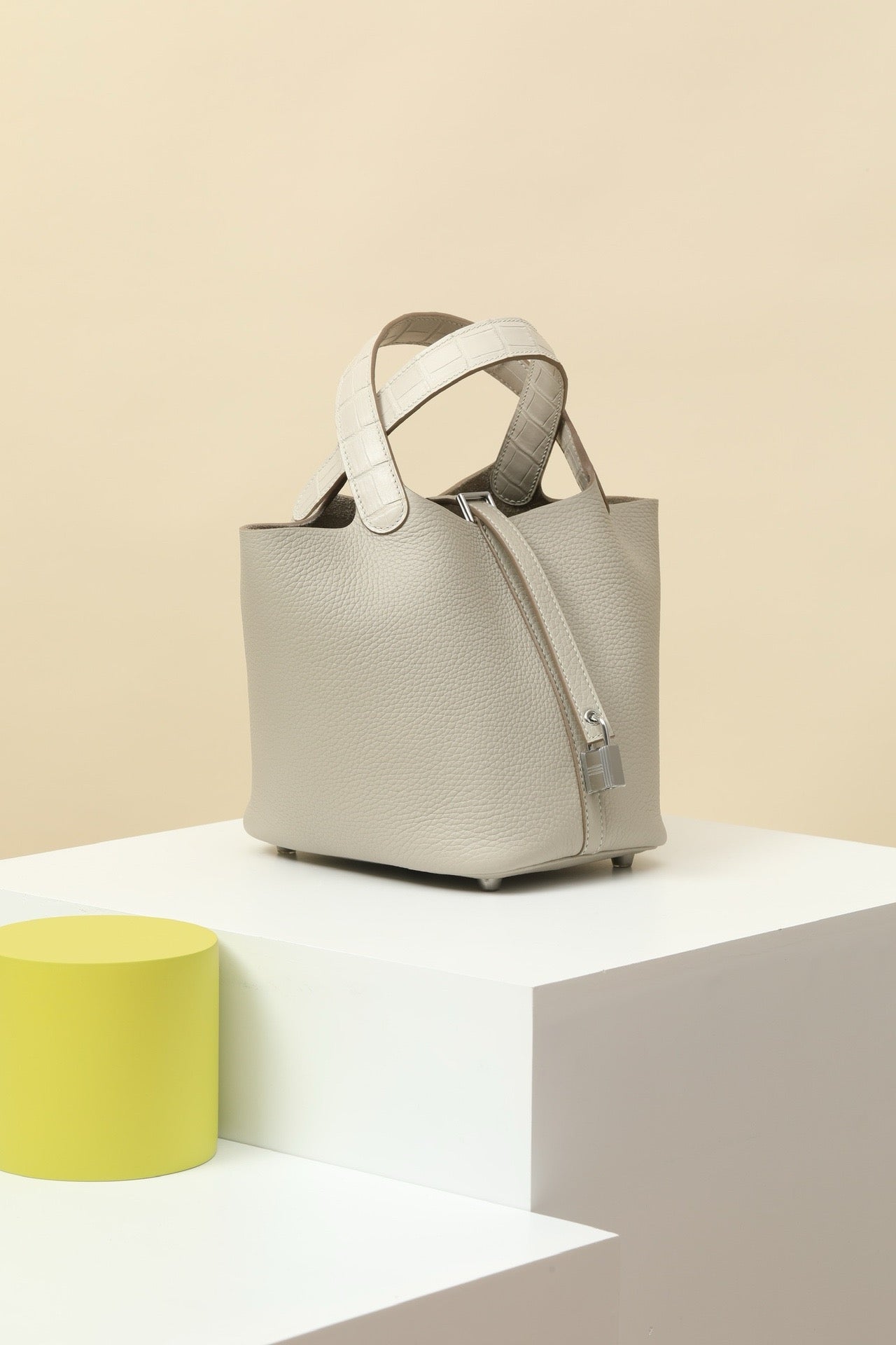 CL18 Glacier White #3747