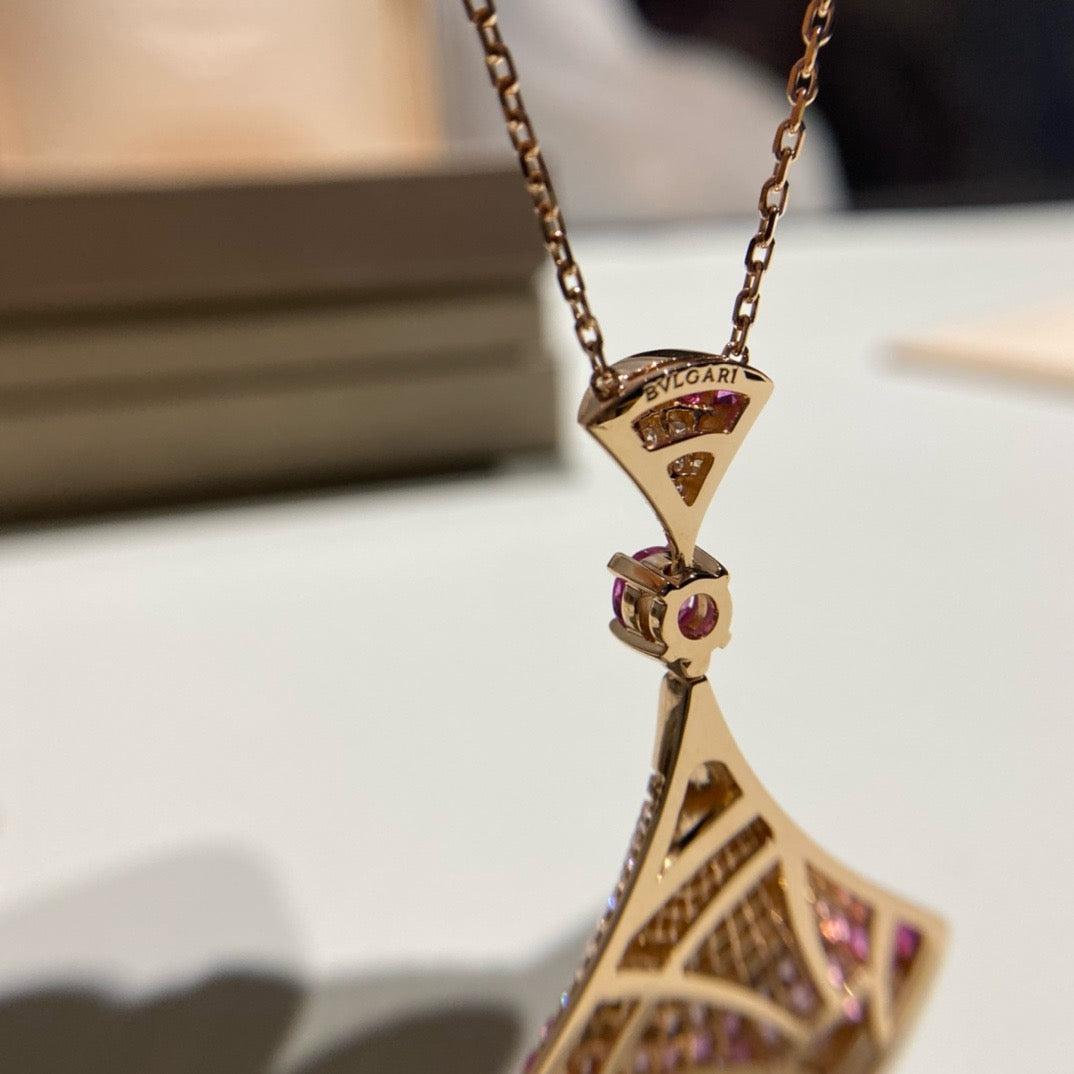 سلسال بولقاري ذهب عيار18 , الوزن 19.6 جرام ، الماس vvs1