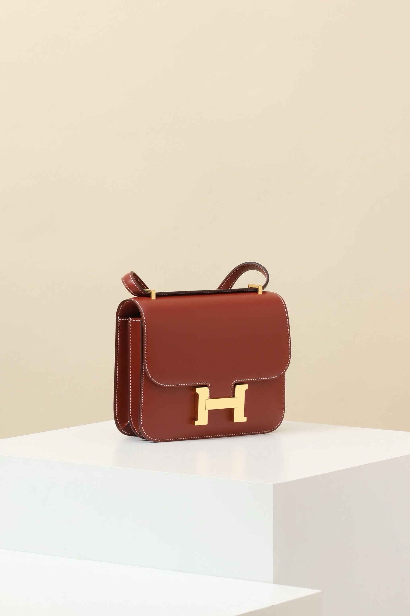 CJ19 19 cm ,  Brick Red Box leather GHW #4293