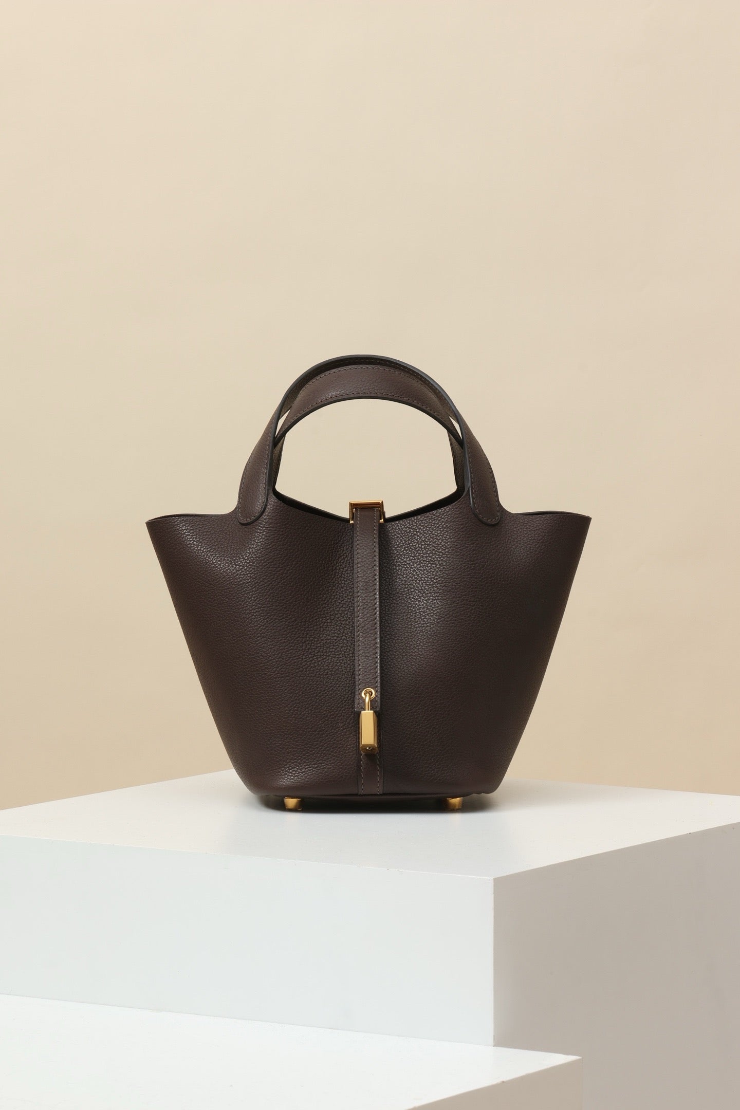 CL18 46 Ebony Color GHW #4114