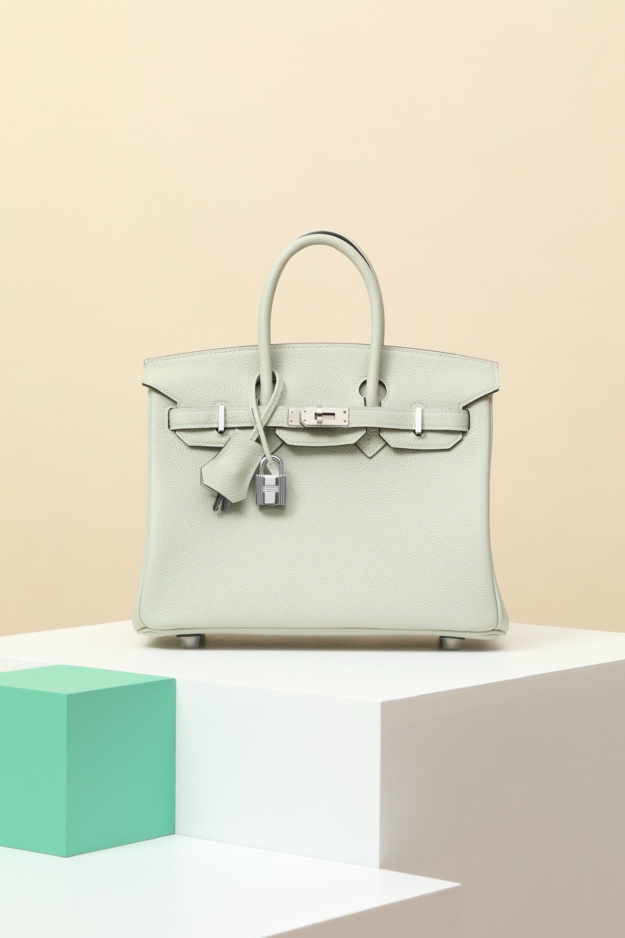 BK25 Crystal Gray # 3888