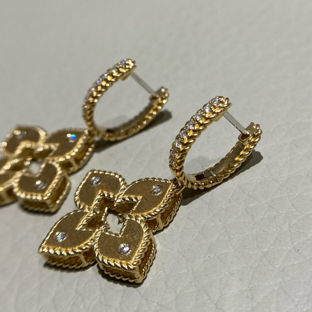 روبرتوكوين اقراط ذهب عيار 18 , 9.5 جرام , الماس vvs